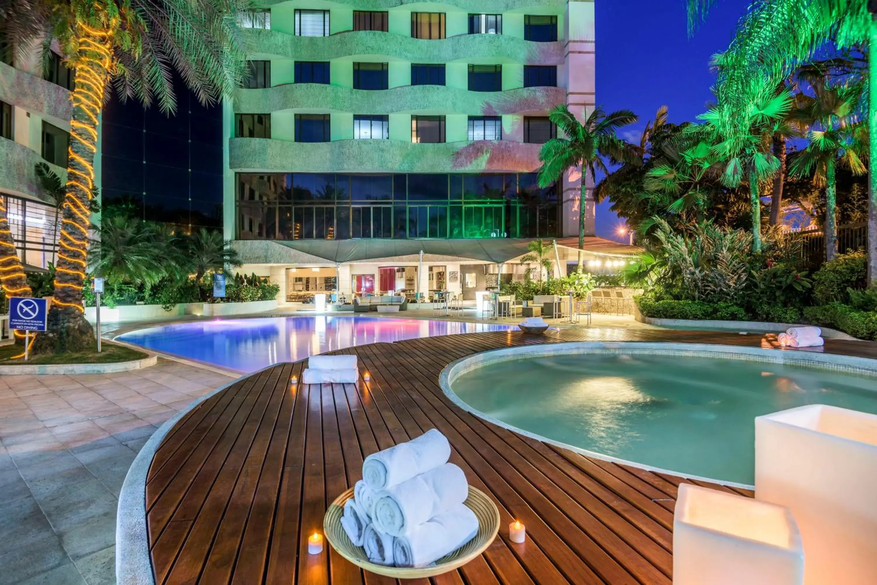 Pool view in NH Cali Royal Pool view in NH Cali Royal