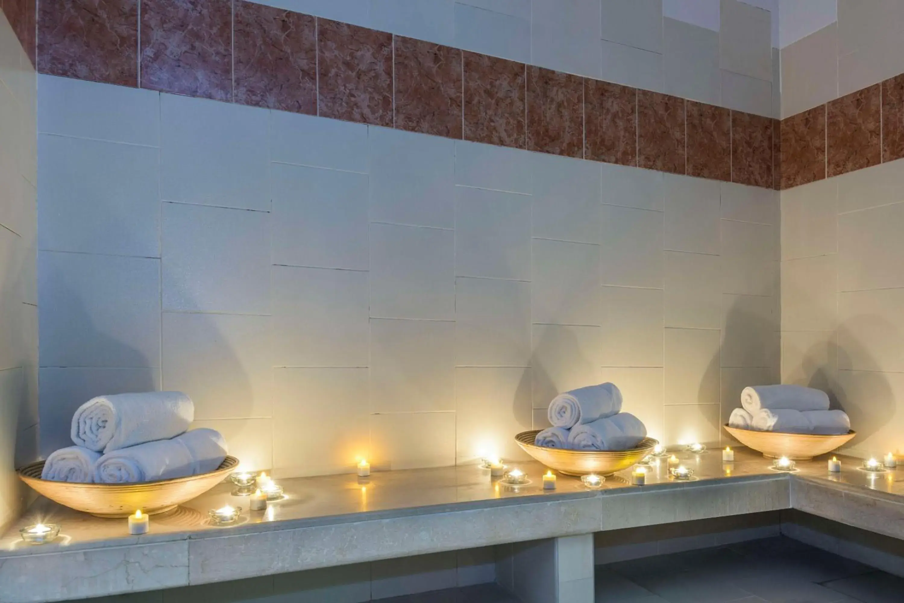 Spa and wellness centre/facilities in NH Cali Royal Spa and wellness centre/facilities in NH Cali Royal