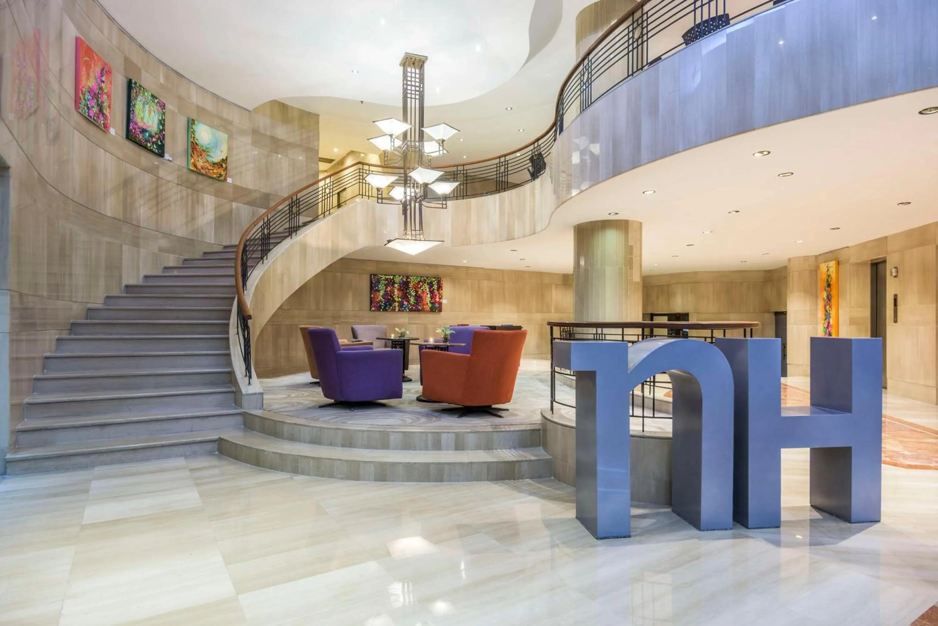 Lobby or reception in NH Cali Royal