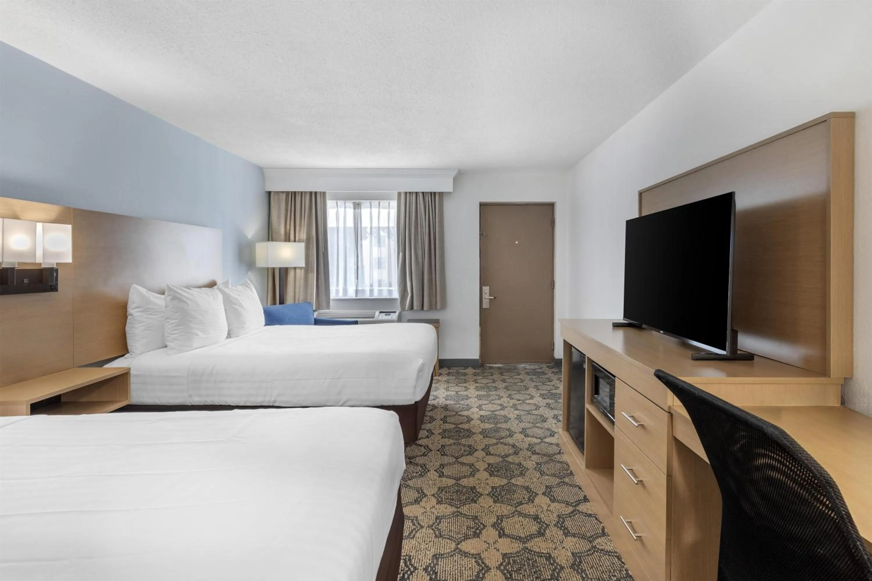 Bedroom, Bed in Best Western Palm Beach Lakes