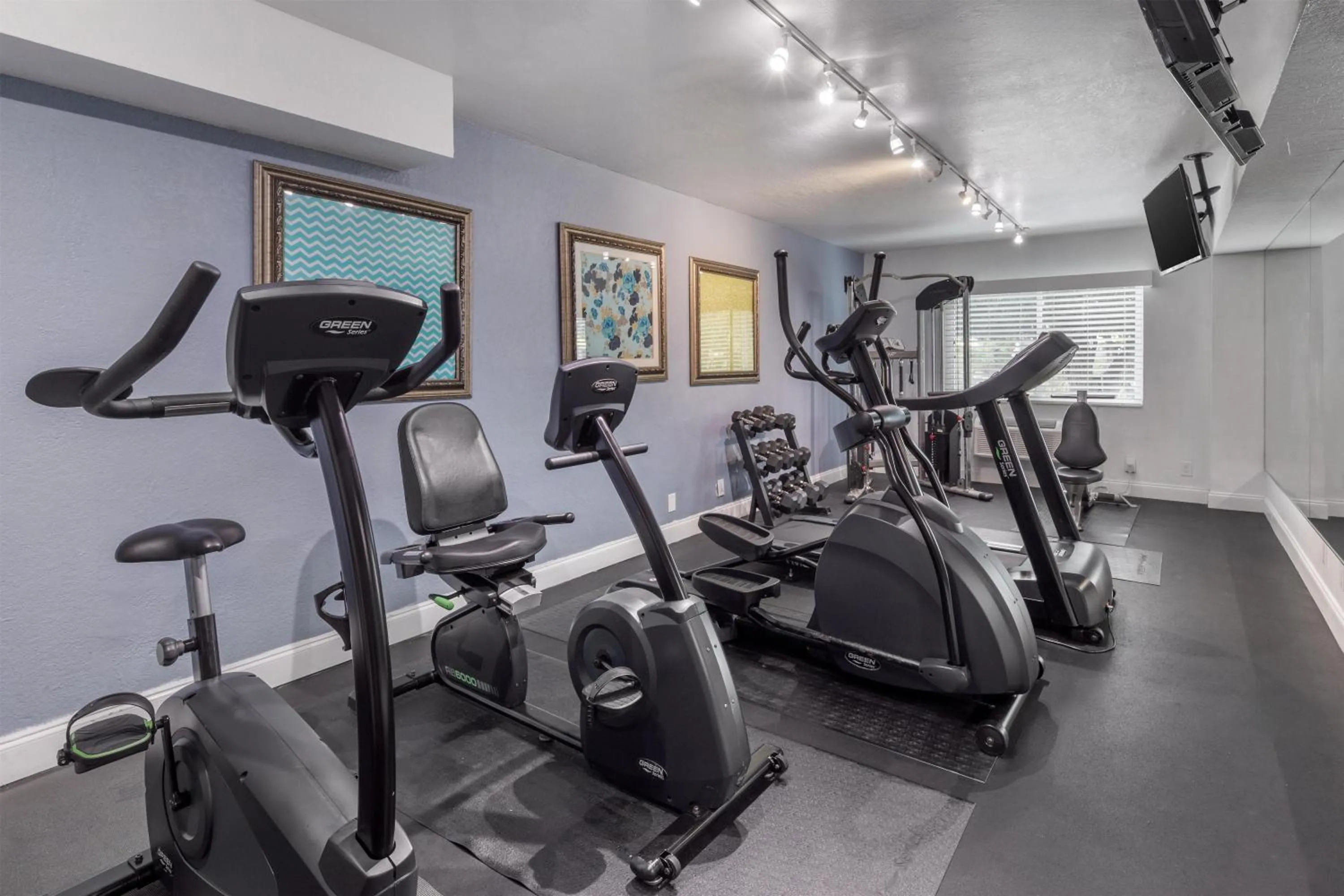 Fitness centre/facilities in Best Western Palm Beach Lakes