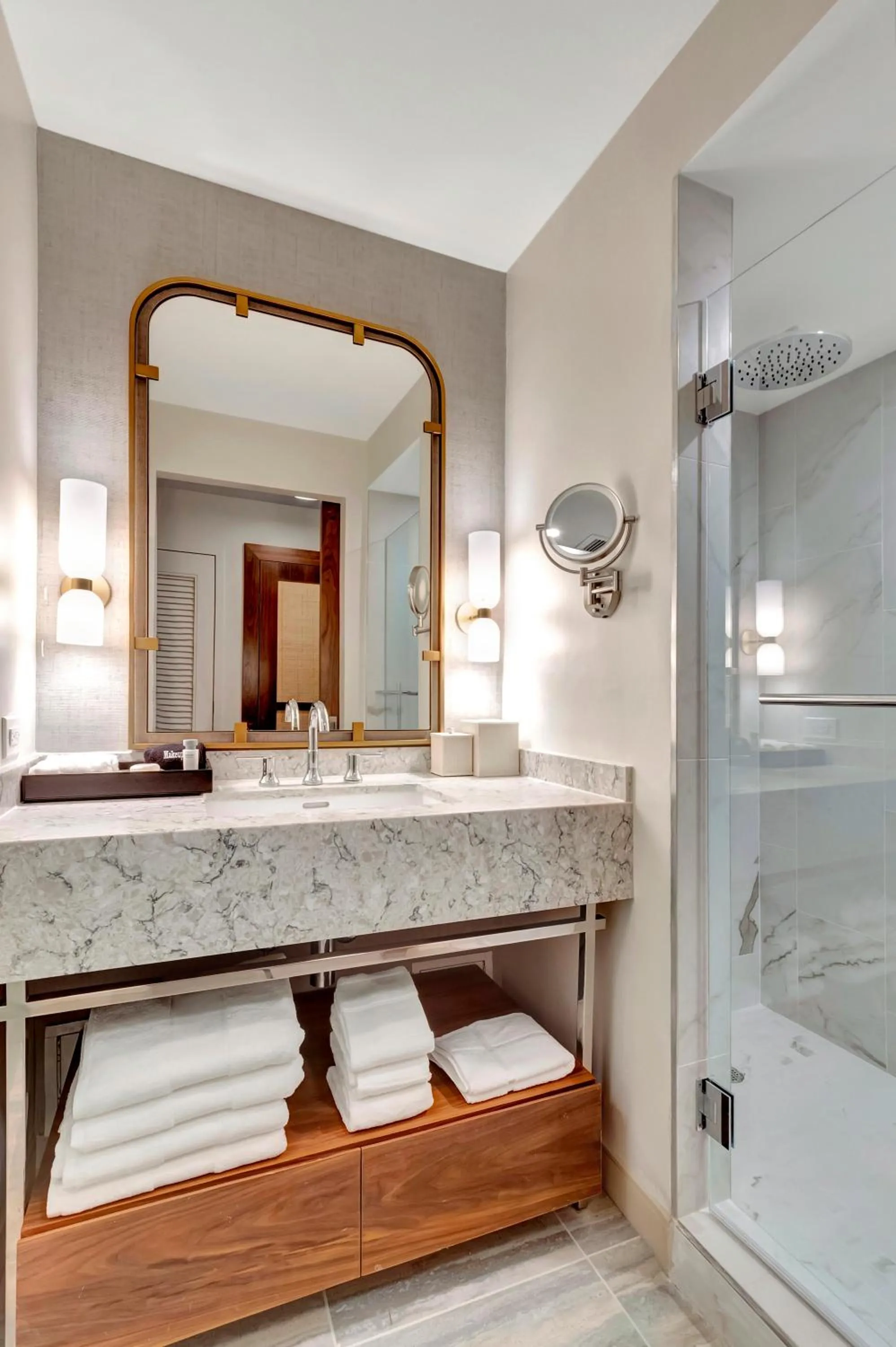 Shower in Tideline Palm Beach Ocean Resort and Spa