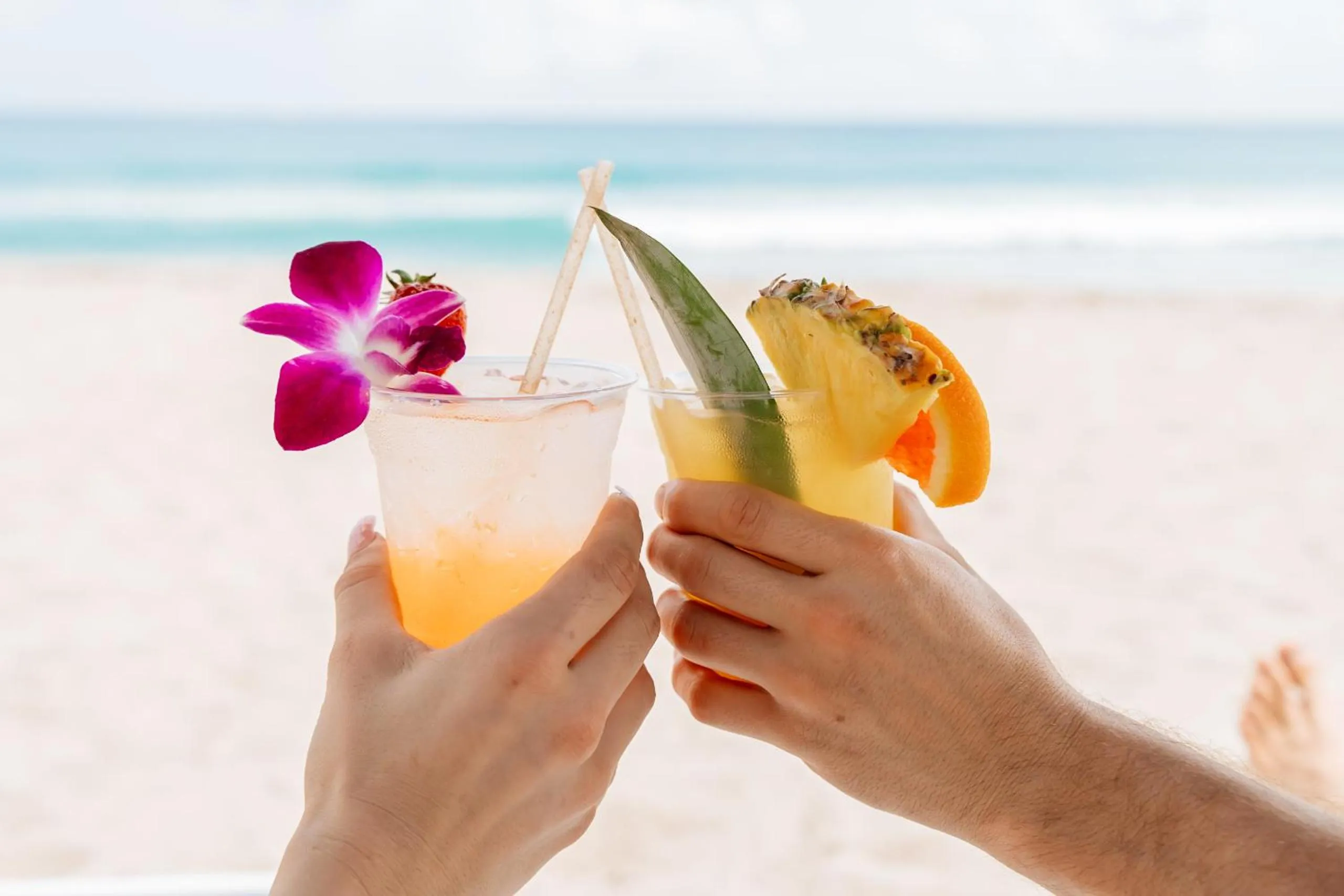 Food and drinks in Tideline Palm Beach Ocean Resort and Spa