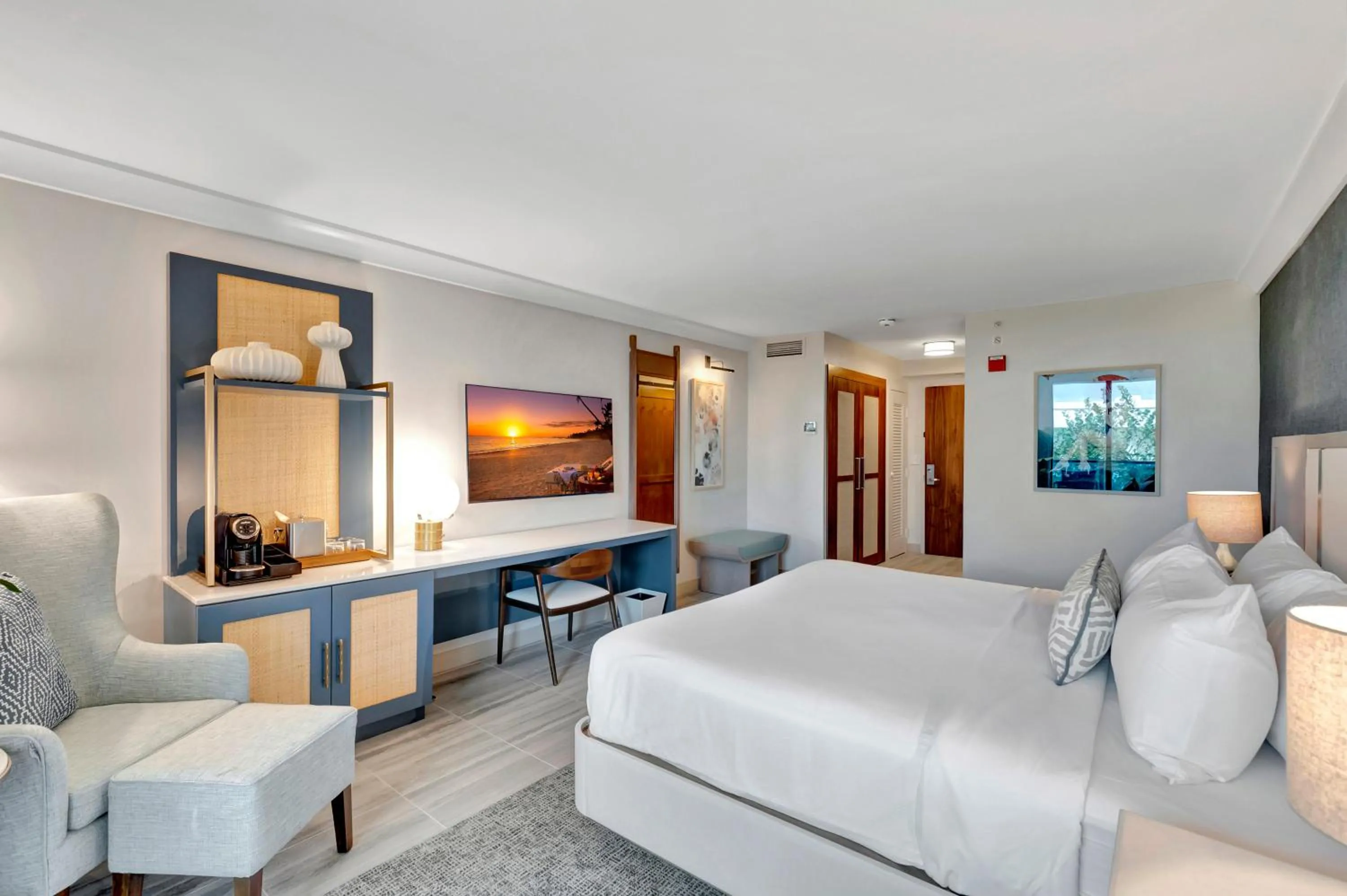 Photo of the whole room, Bed in Tideline Palm Beach Ocean Resort and Spa