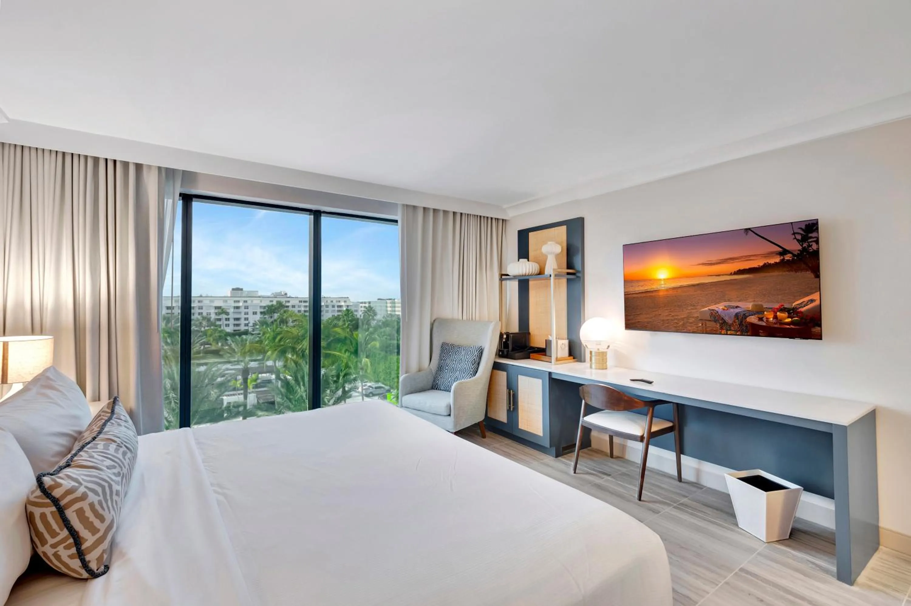 Bed in Tideline Palm Beach Ocean Resort and Spa