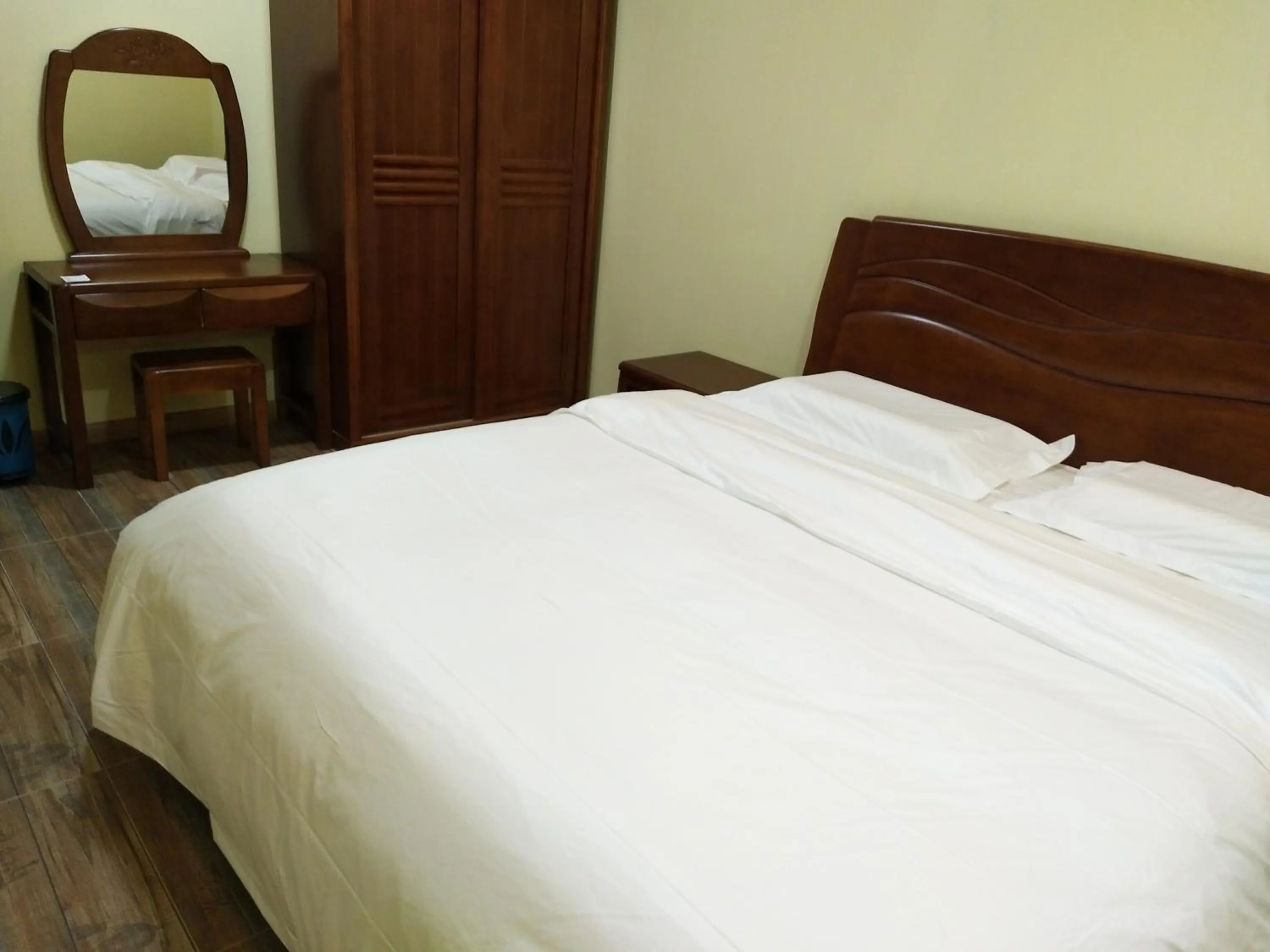 Bed in Uncle Ho Motel