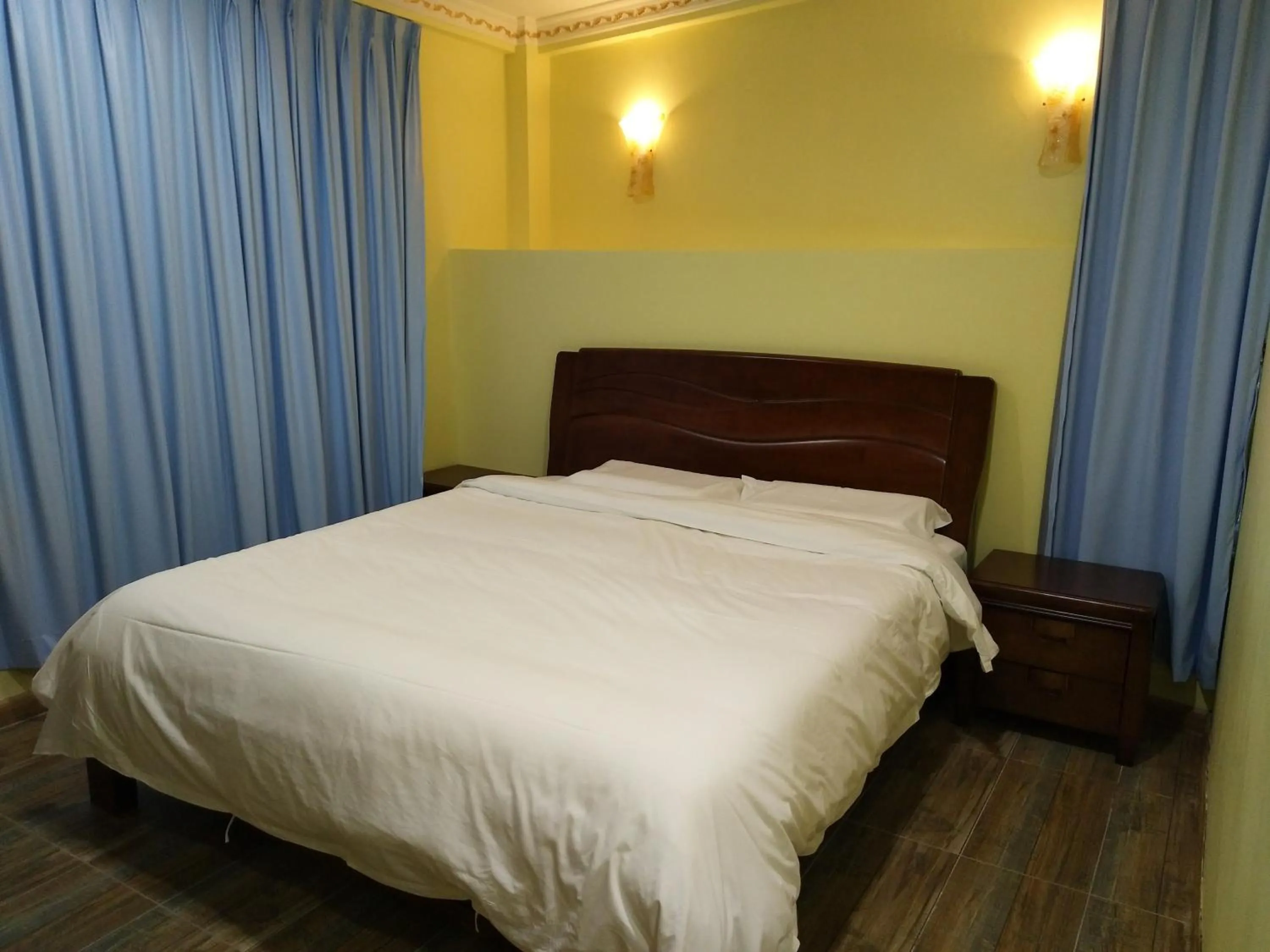 Bedroom, Bed in Uncle Ho Motel