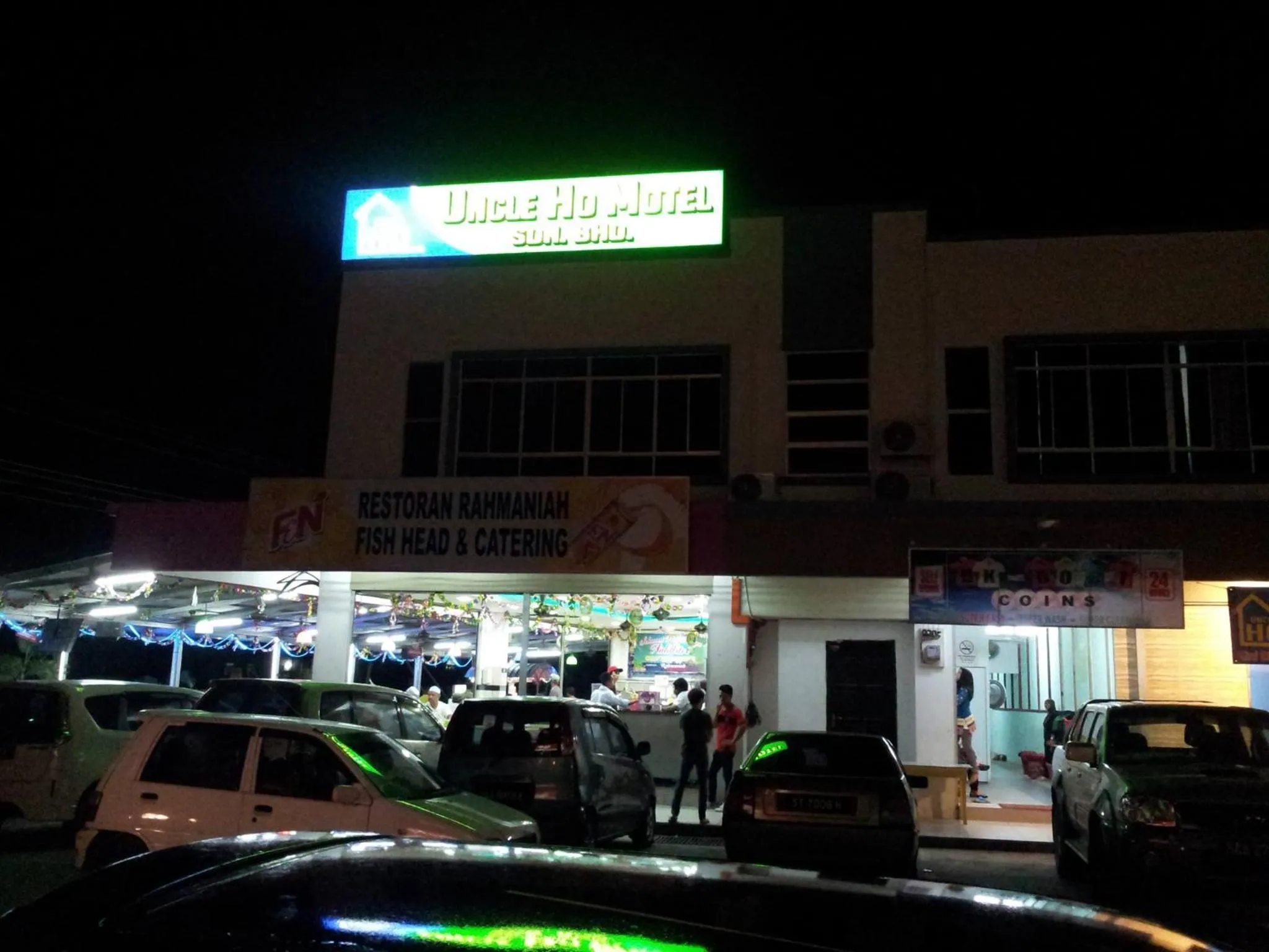 Restaurant/places to eat in Uncle Ho Motel