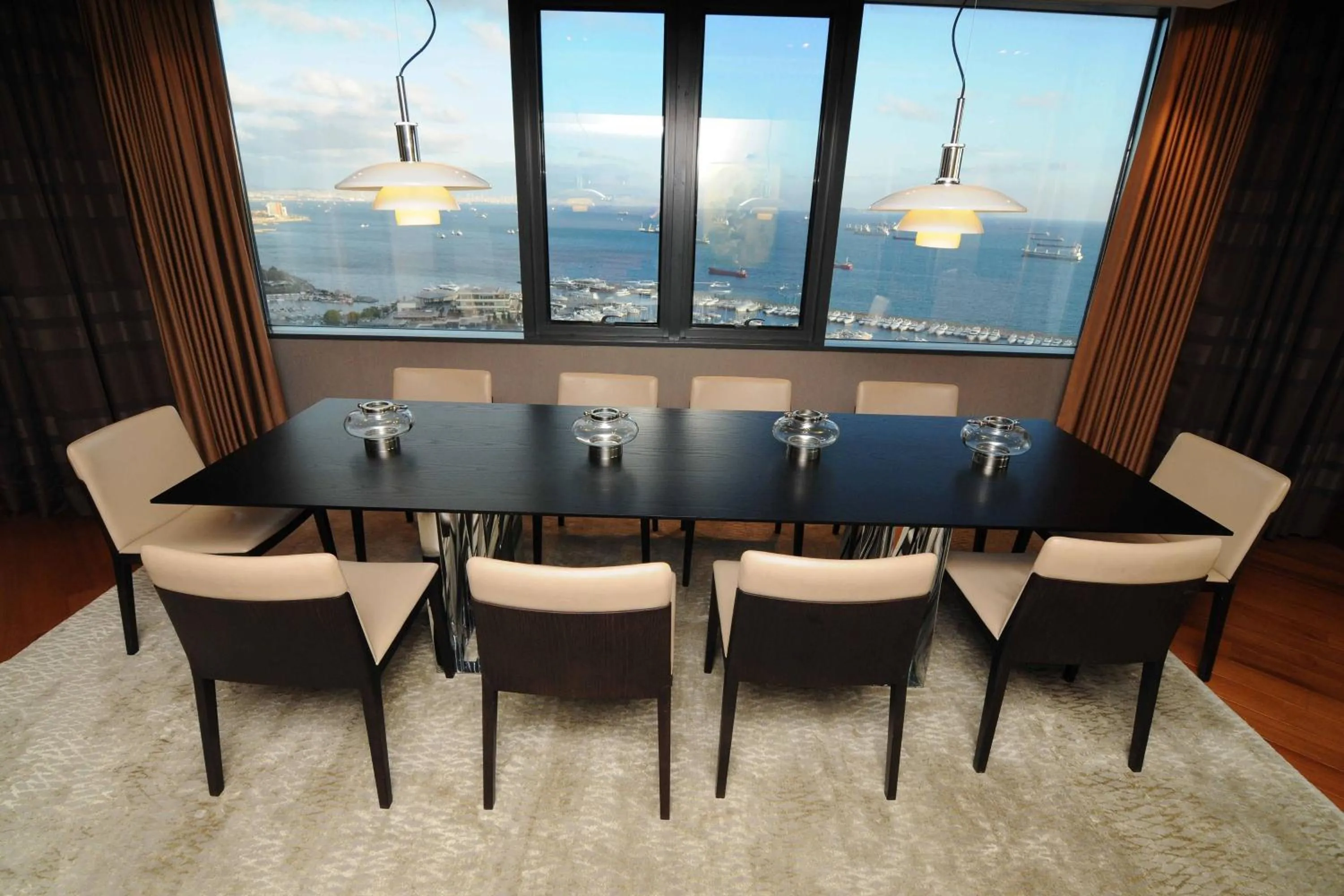 Photo of the whole room in Sheraton Istanbul Atakoy Hotel