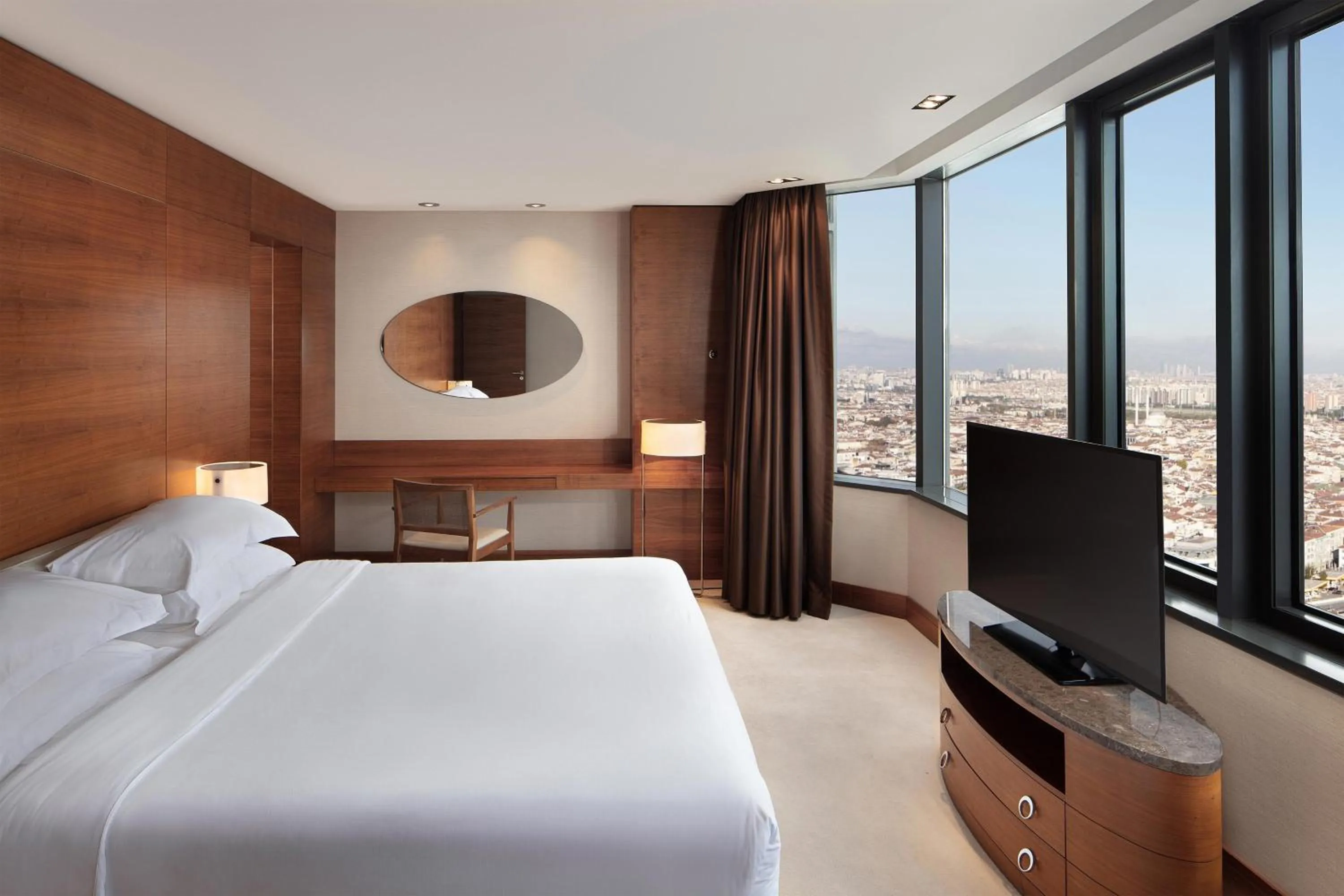 Photo of the whole room, Bed in Sheraton Istanbul Atakoy Hotel