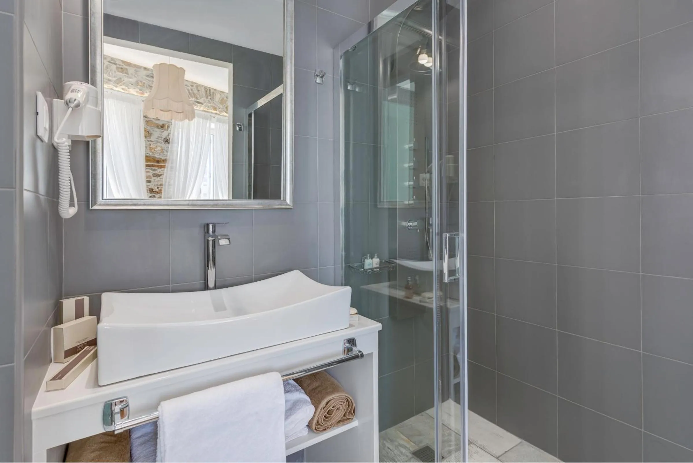 Shower in 1844 Suites Syros
