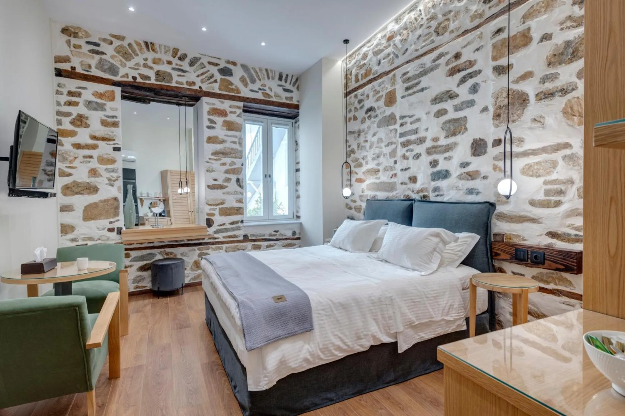 Photo of the whole room, Bed in 1844 Suites Syros