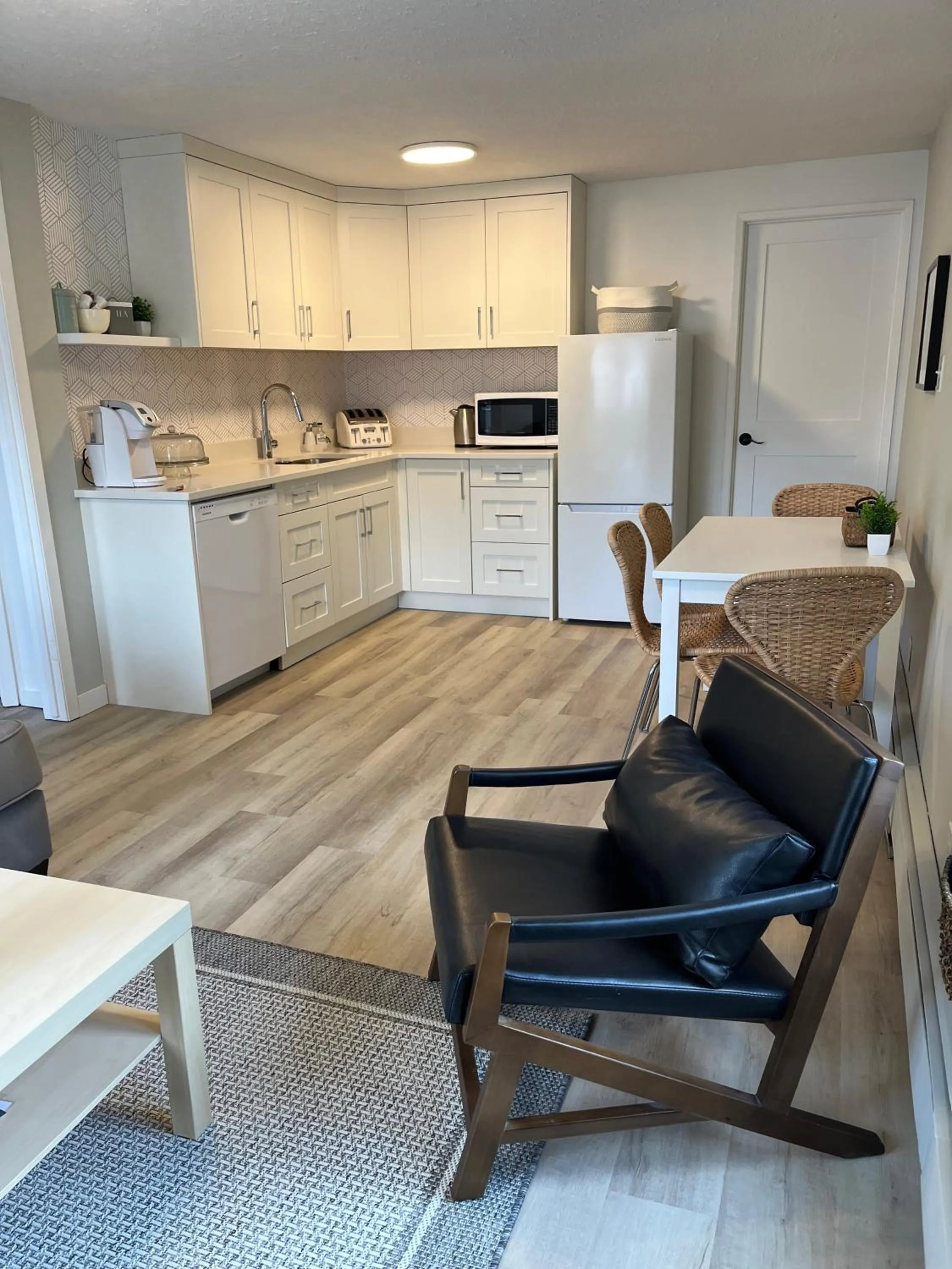 Communal lounge/ TV room in Mountain View Bed & Breakfast