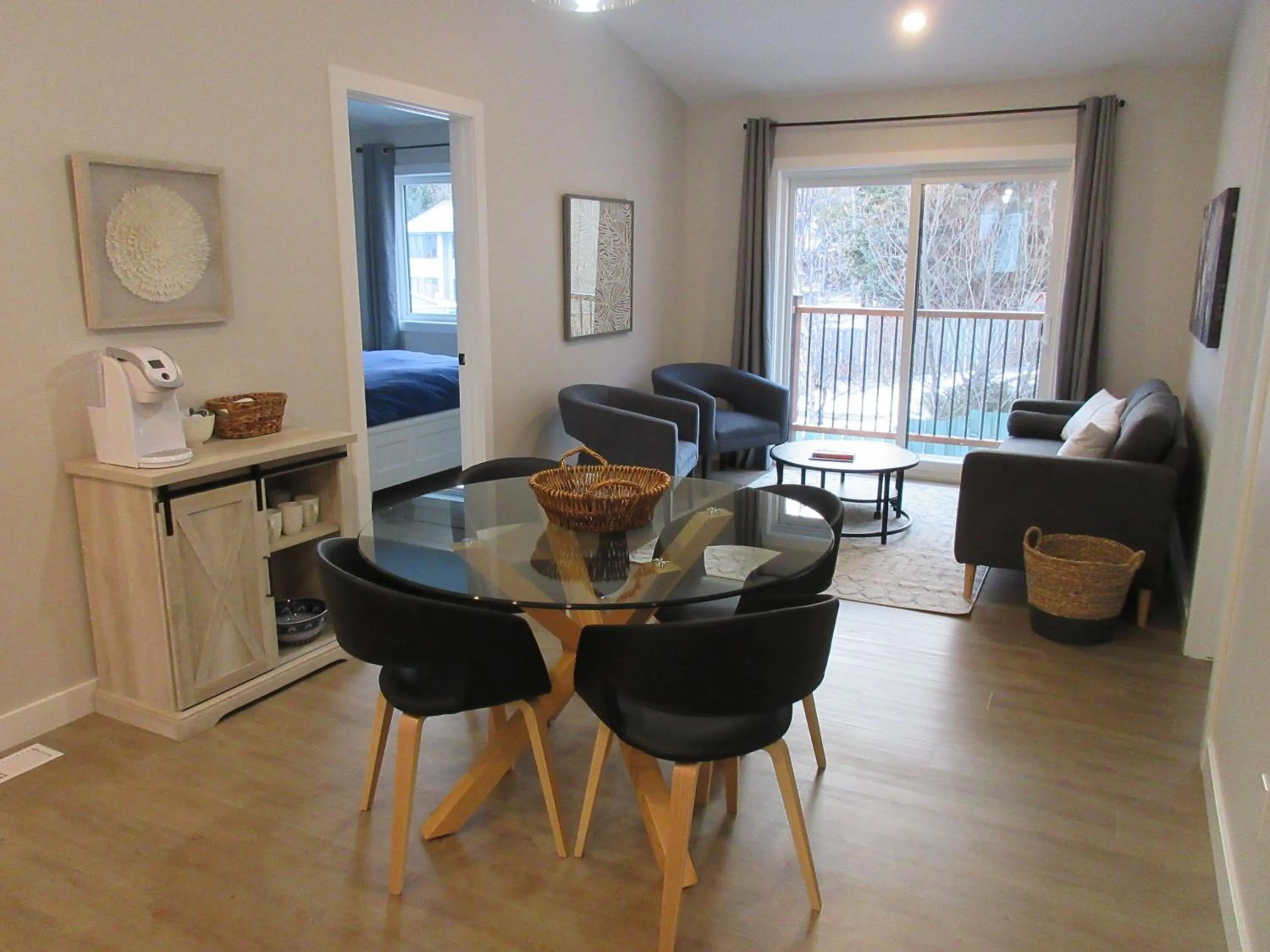 Communal lounge/ TV room in Mountain View Bed & Breakfast