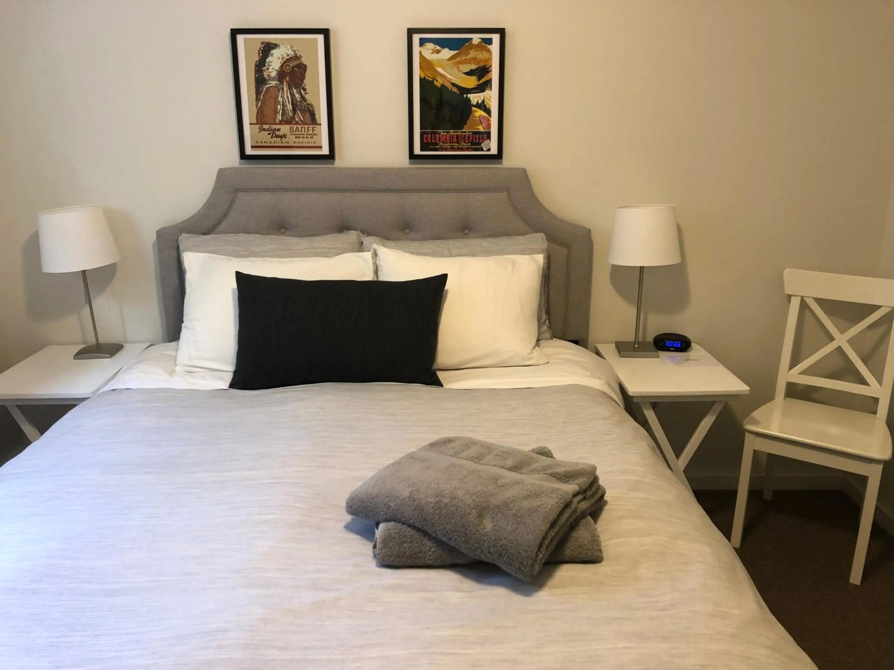 Bedroom, Bed in Mountain View Bed & Breakfast