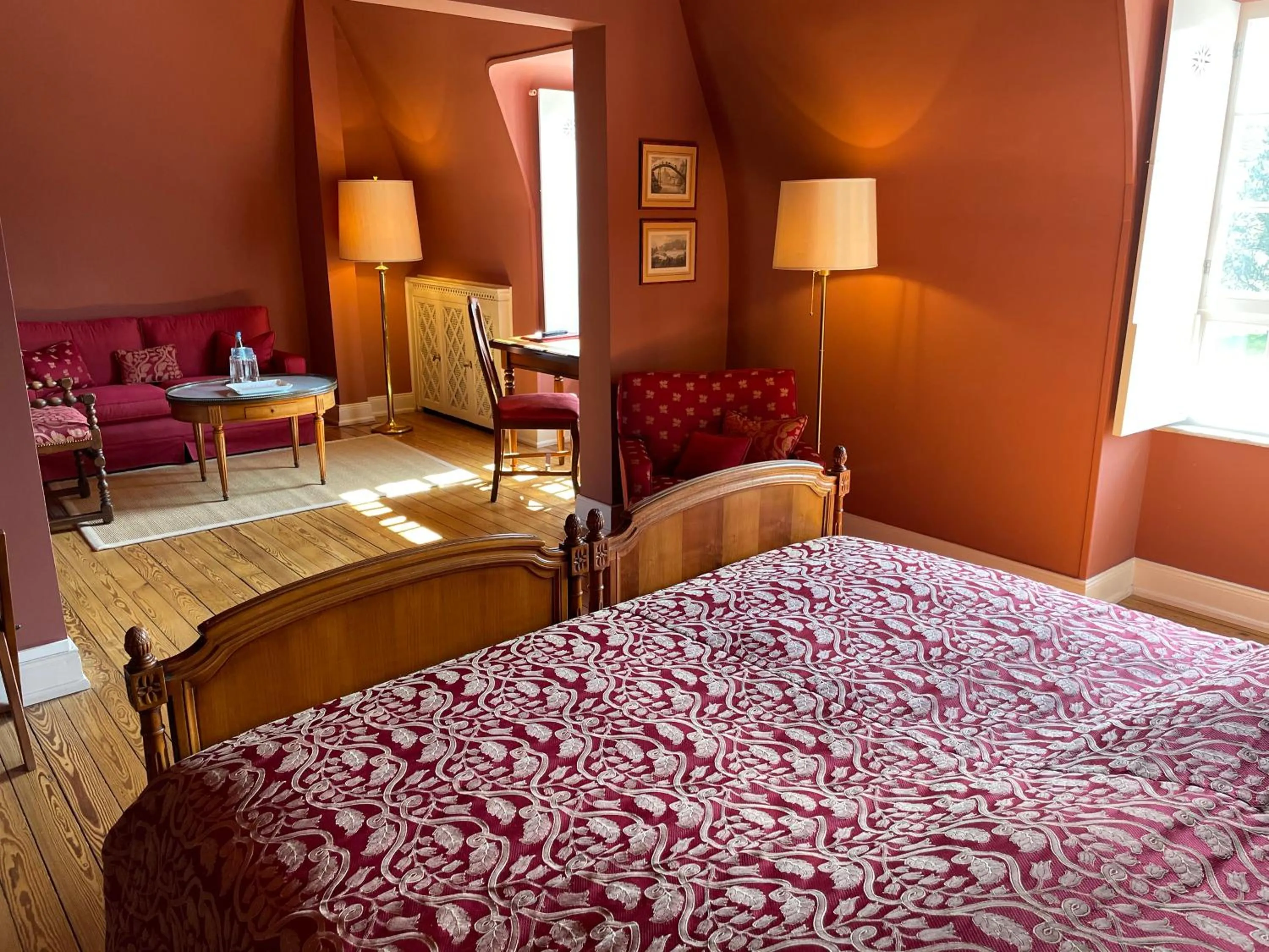 Photo of the whole room, Bed in Gästehaus Schloss Saareck