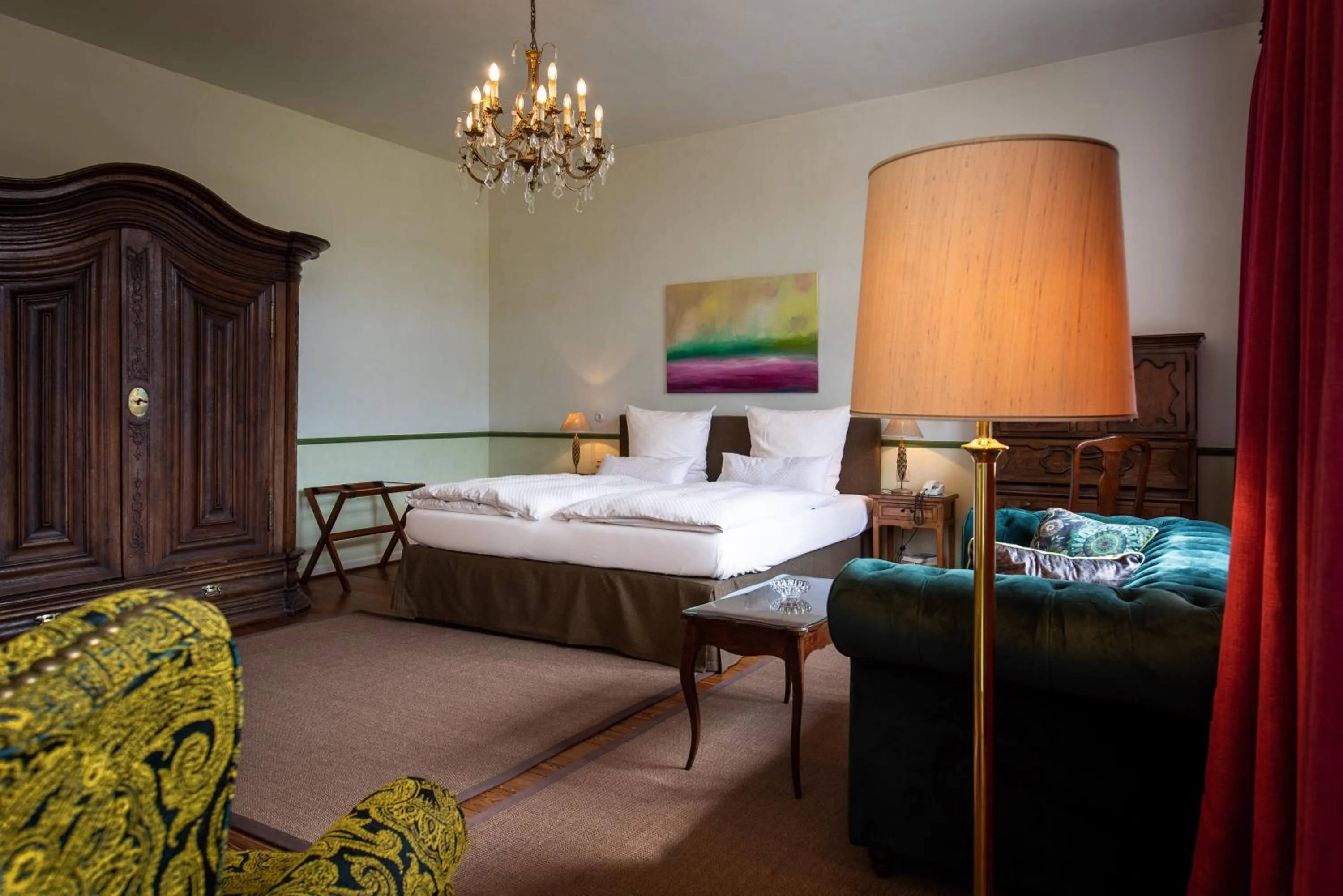 Bedroom, Bed in Gästehaus Schloss Saareck