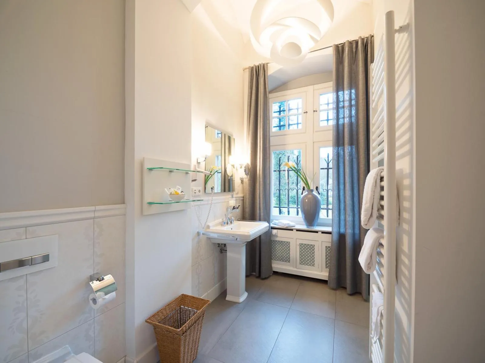 Bathroom in Gästehaus Schloss Saareck