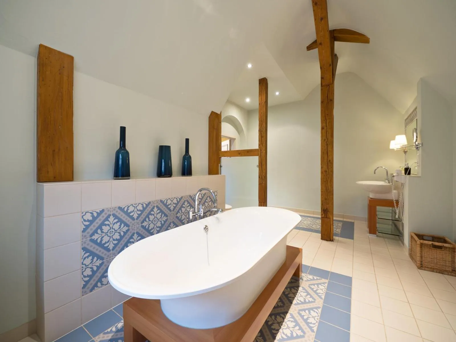 Bathroom in Gästehaus Schloss Saareck