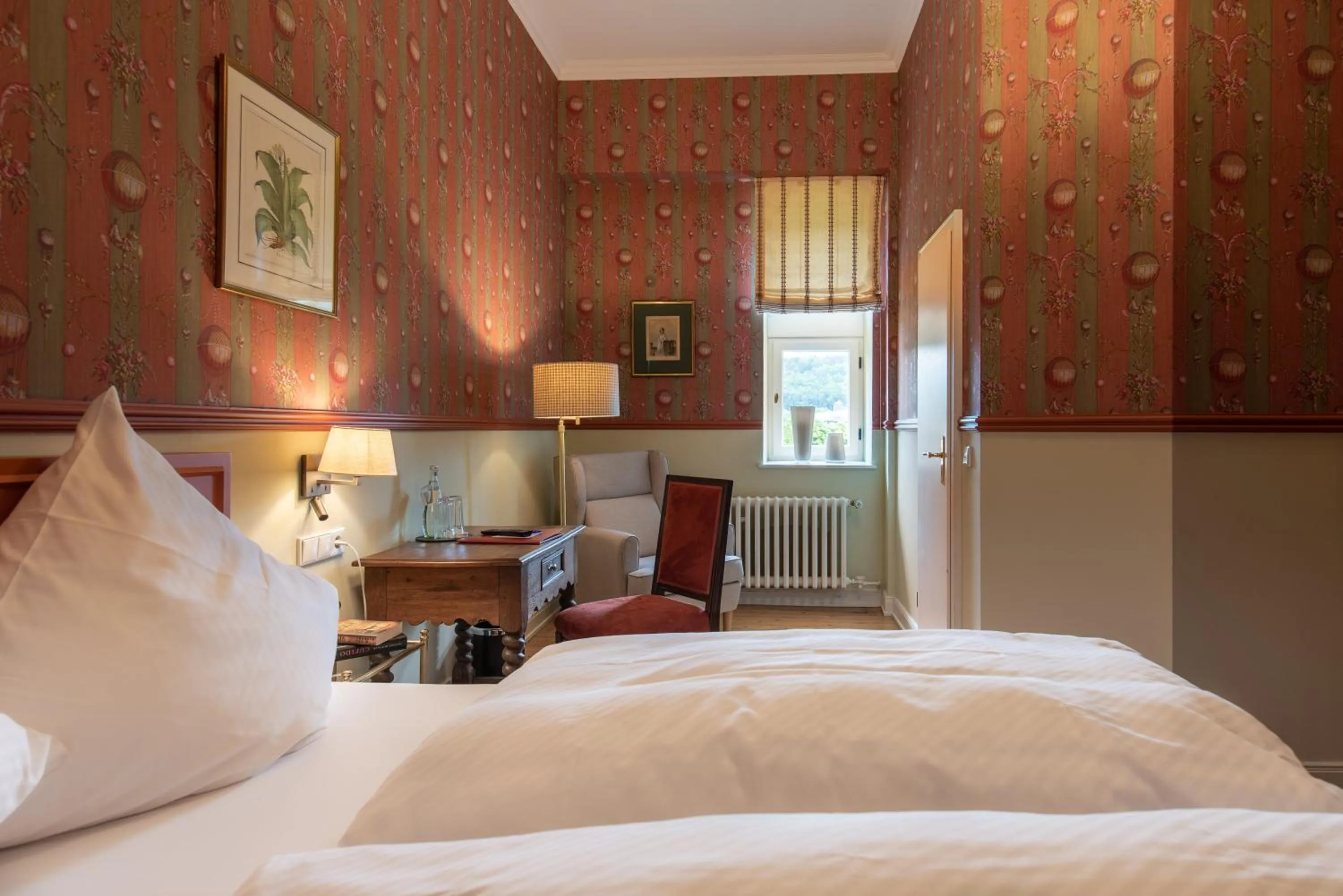 Bedroom, Bed in Gästehaus Schloss Saareck