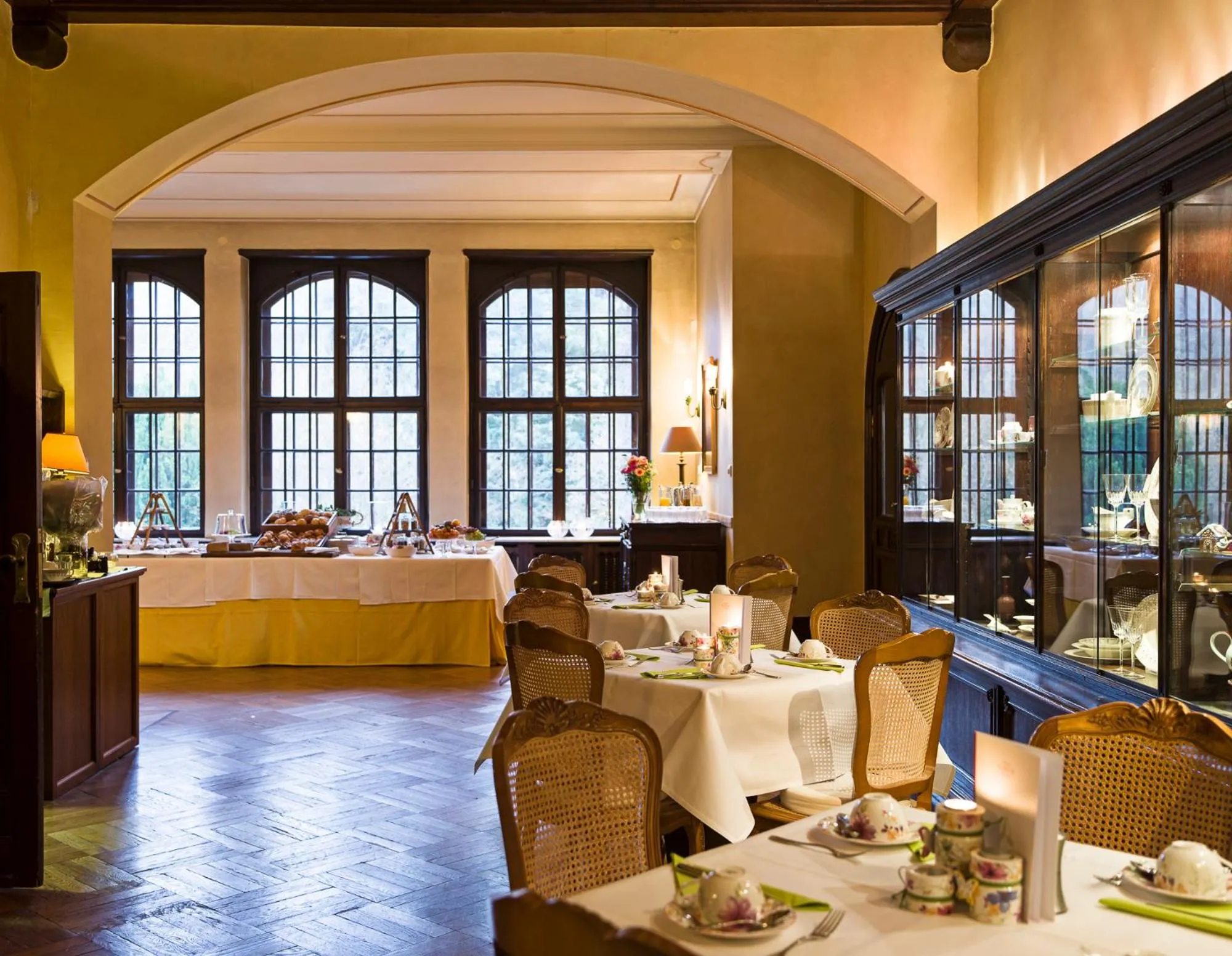 Restaurant/places to eat in Gästehaus Schloss Saareck