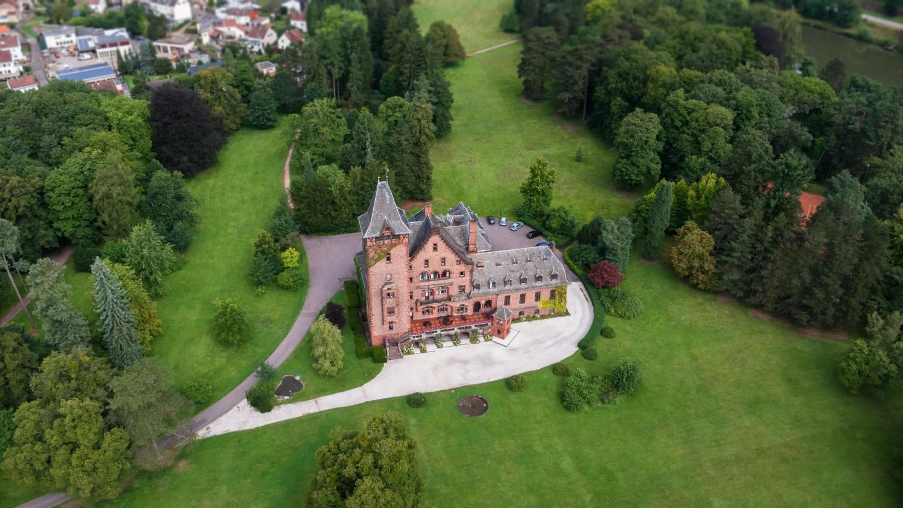 Bird's eye view in Gästehaus Schloss Saareck