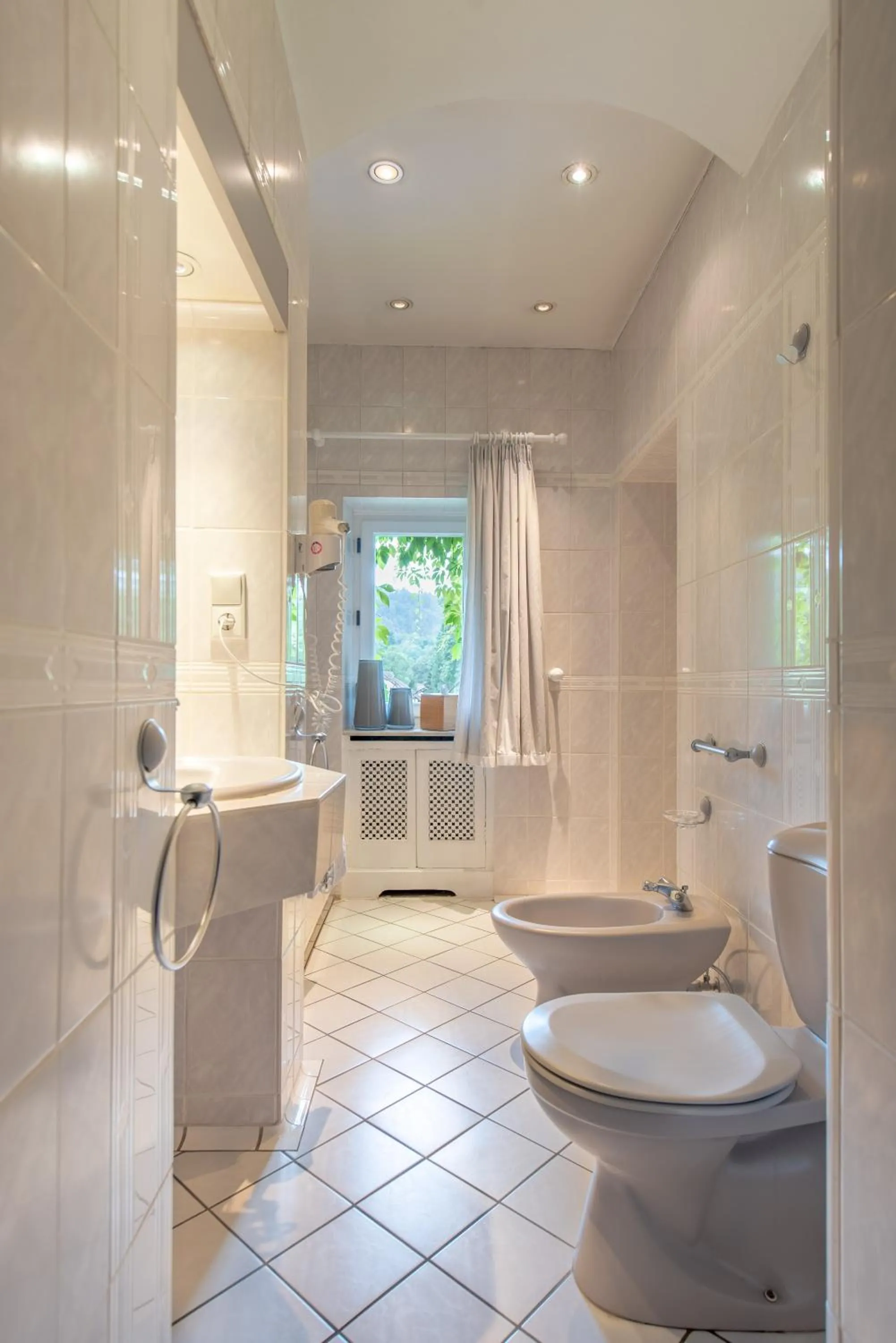 Bathroom in Gästehaus Schloss Saareck