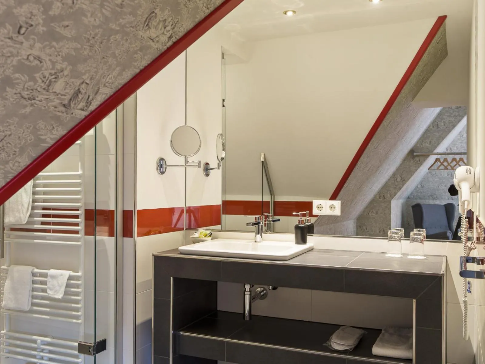 Bathroom in Gästehaus Schloss Saareck