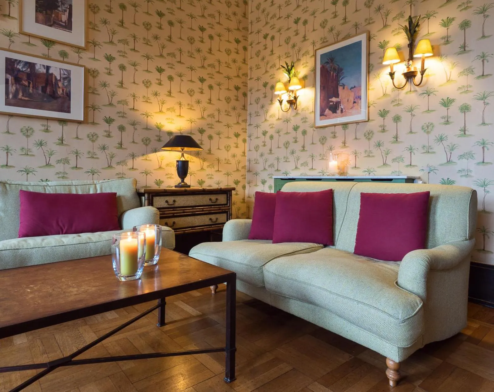 Communal lounge/ TV room in Gästehaus Schloss Saareck