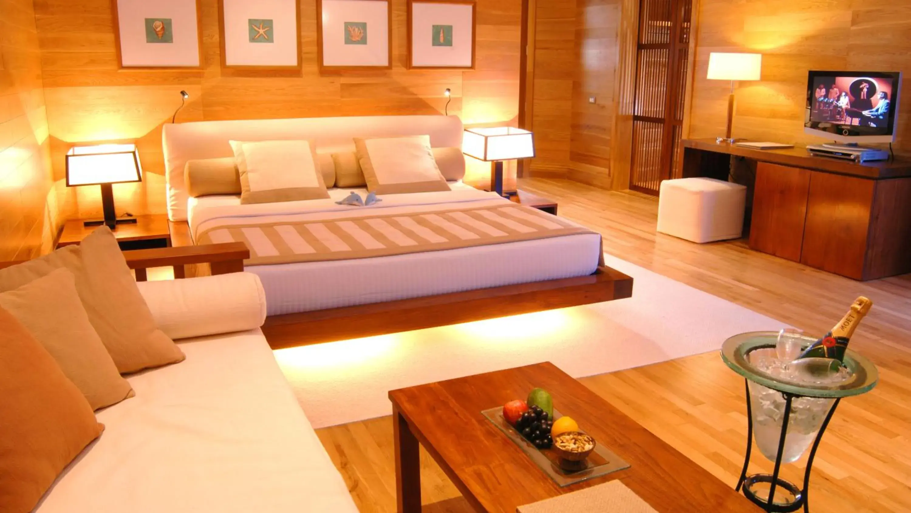 Bedroom, Bed in Adaaran Prestige Water Villas - with Dine around Premium All inclusive - 24 hours Bedroom, Bed in Adaaran Prestige Water Villas - with Dine around Premium All inclusive - 24 hours