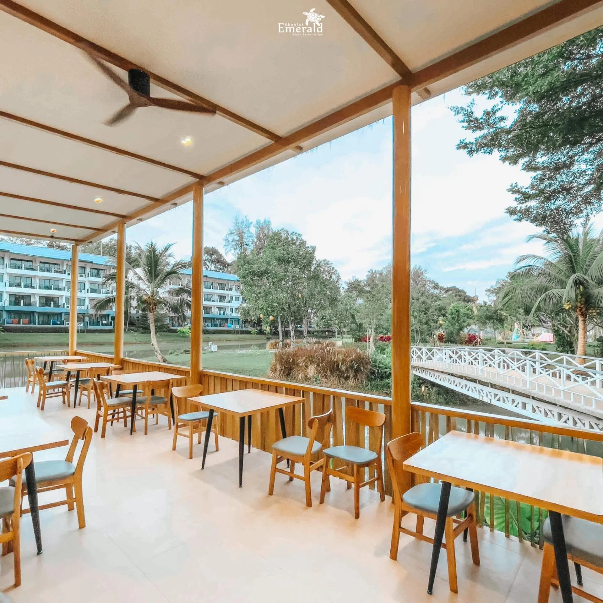 Restaurant/places to eat in Khaolak Emerald Beach Resort and Spa