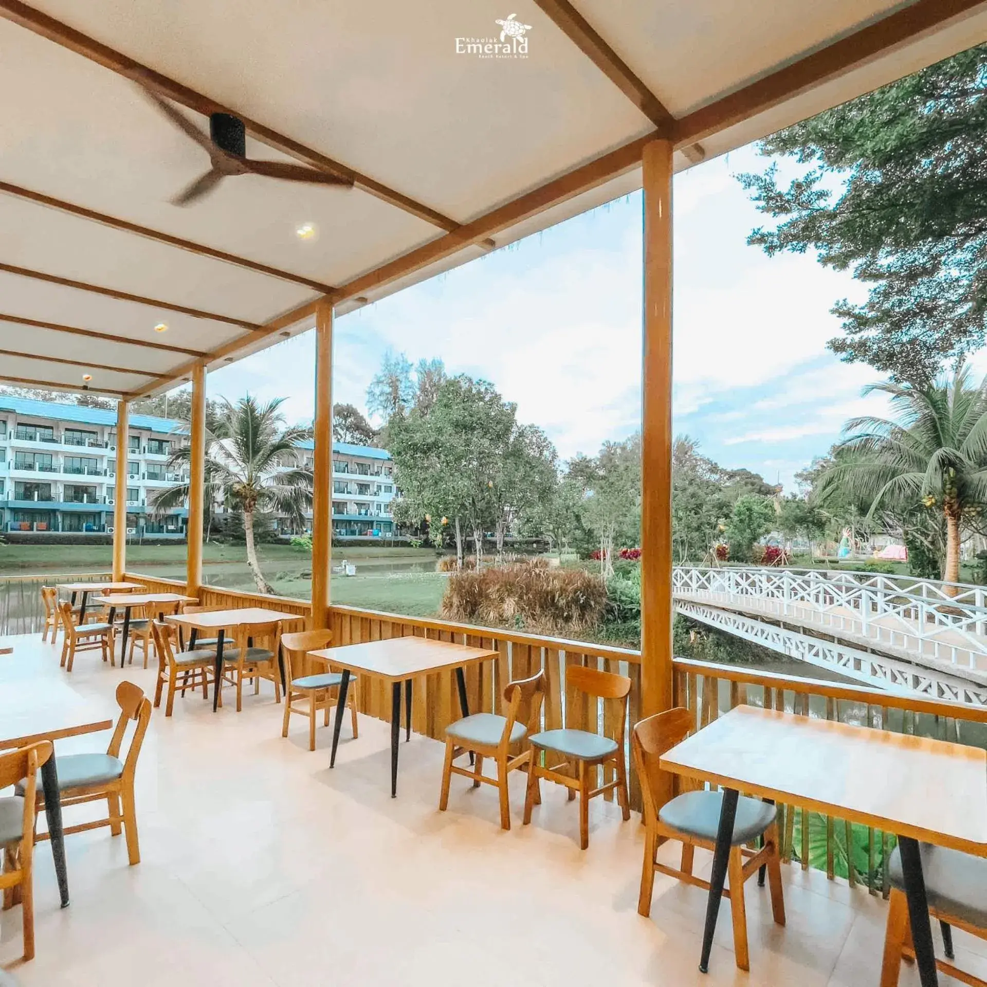 Restaurant/places to eat in Khaolak Emerald Beach Resort and Spa Restaurant/places to eat in Khaolak Emerald Beach Resort and Spa