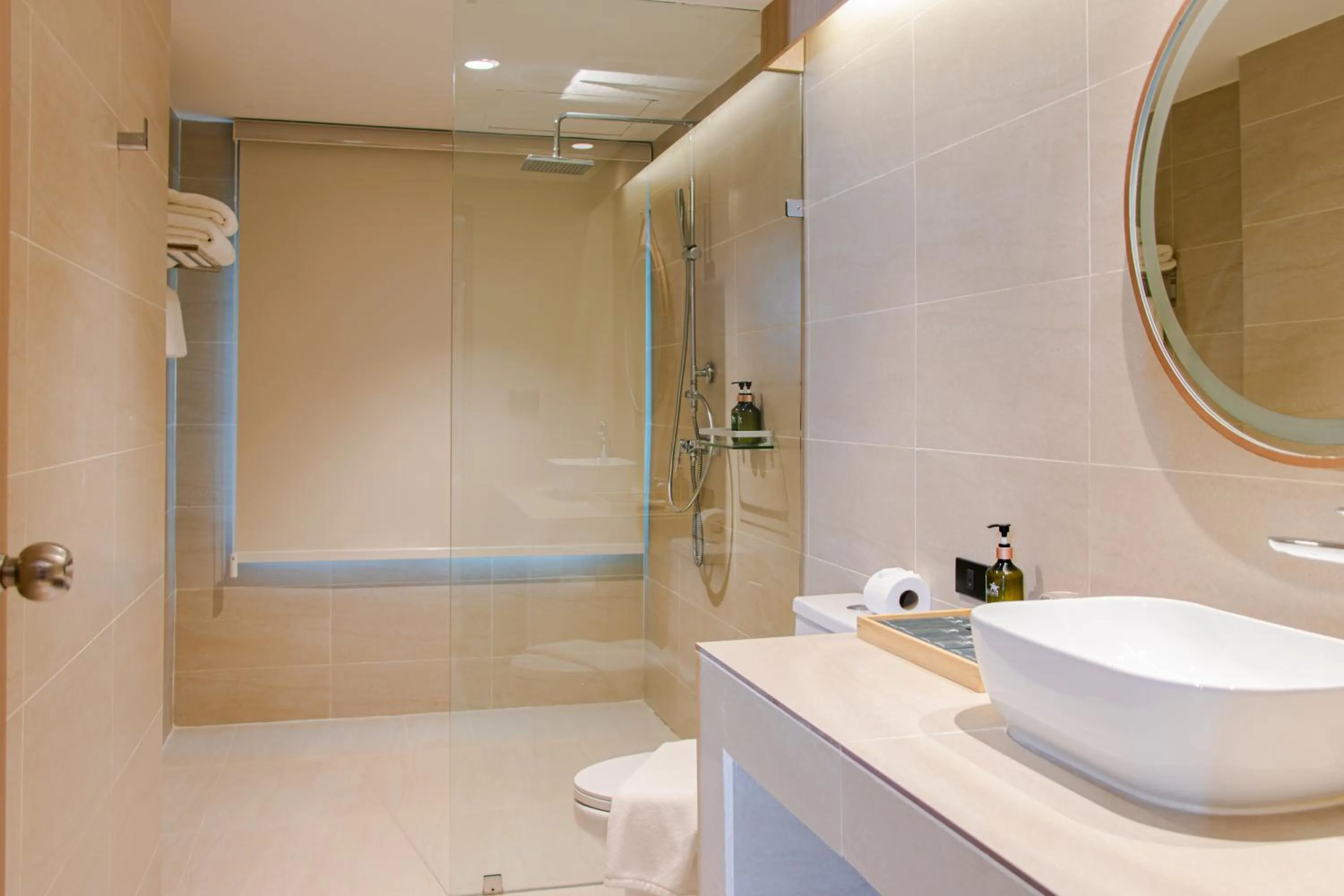 Shower in Khaolak Emerald Beach Resort and Spa