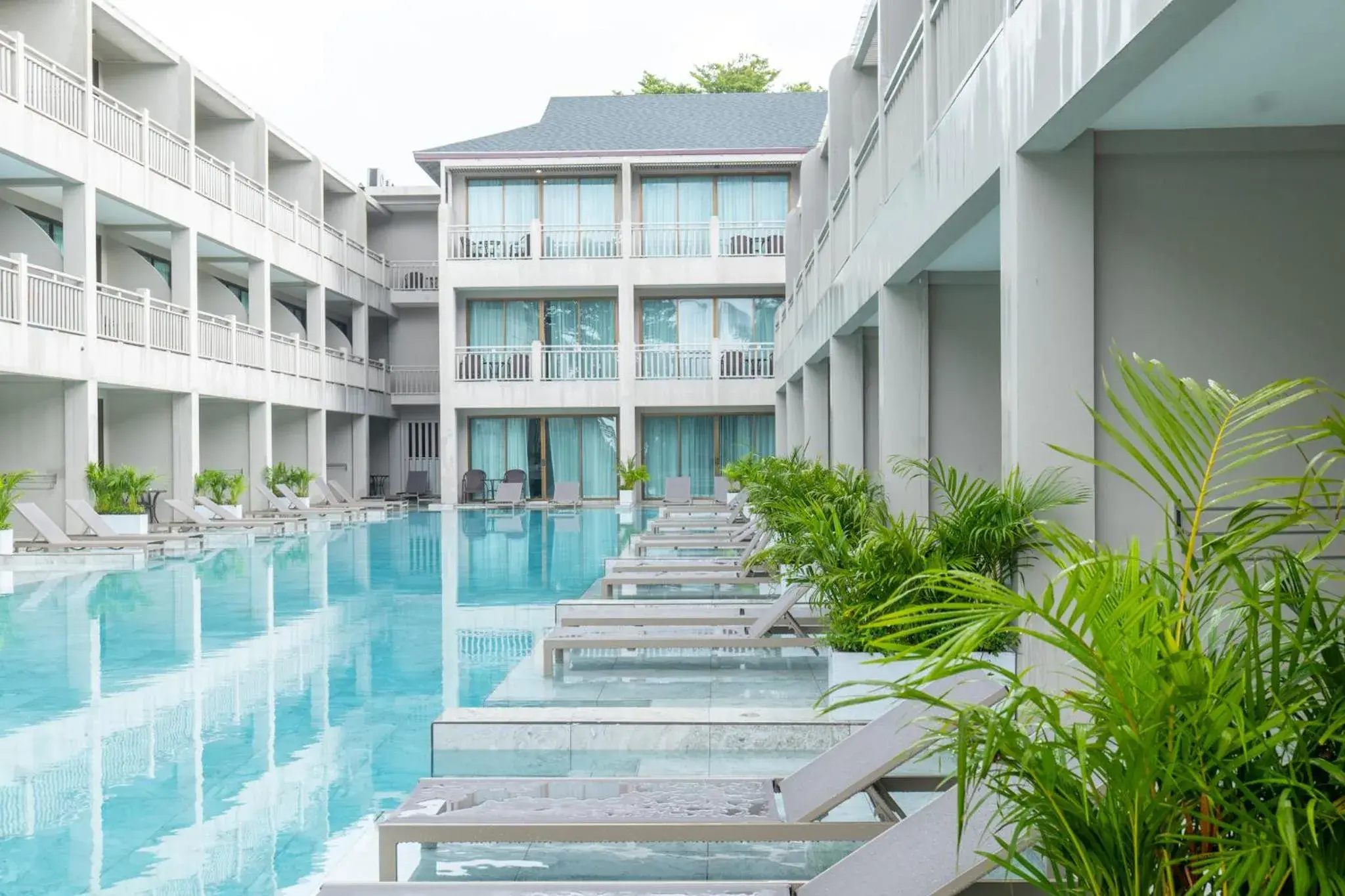 Pool view in Khaolak Emerald Beach Resort and Spa Pool view in Khaolak Emerald Beach Resort and Spa