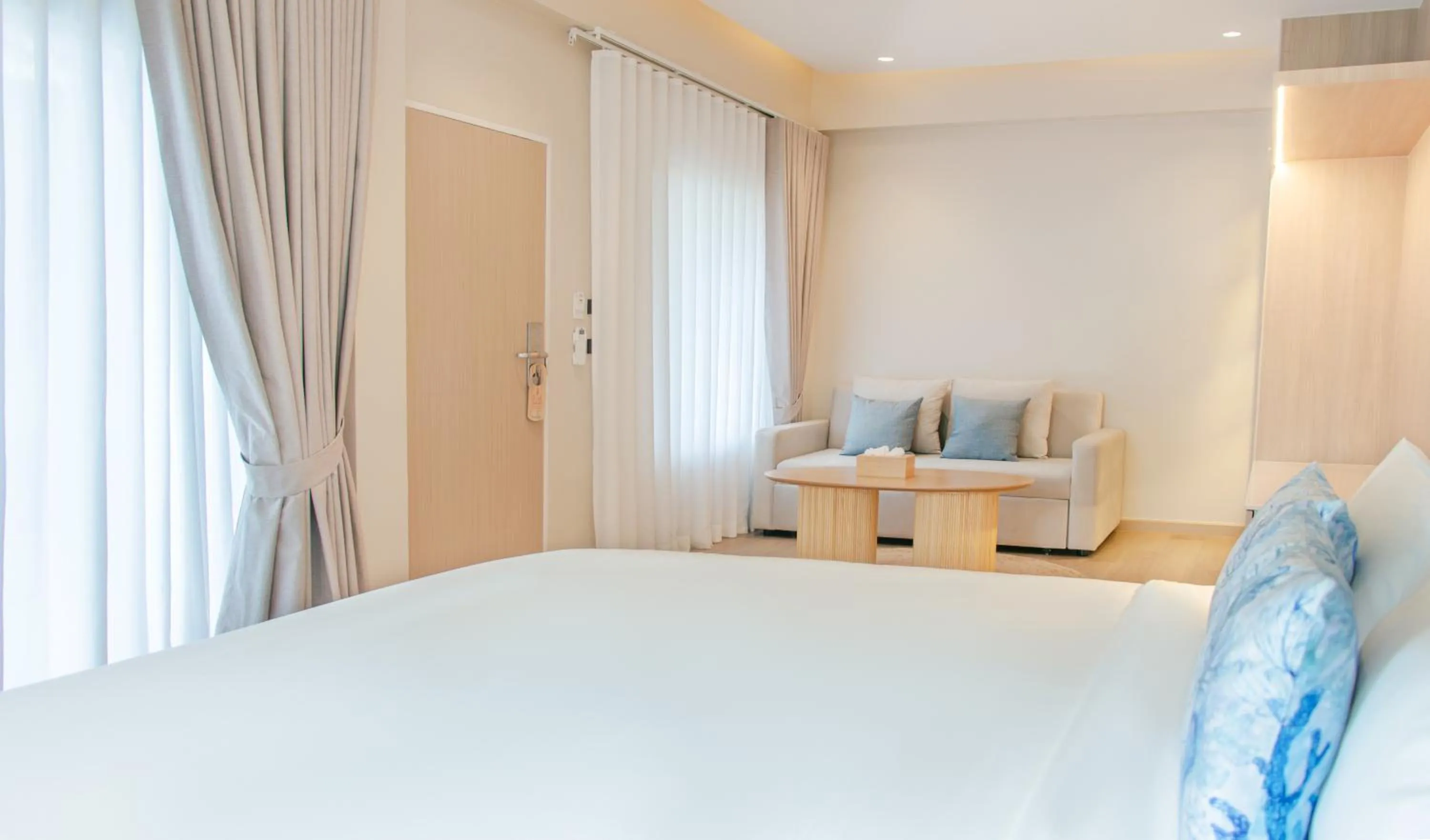 Bed in Khaolak Emerald Beach Resort and Spa