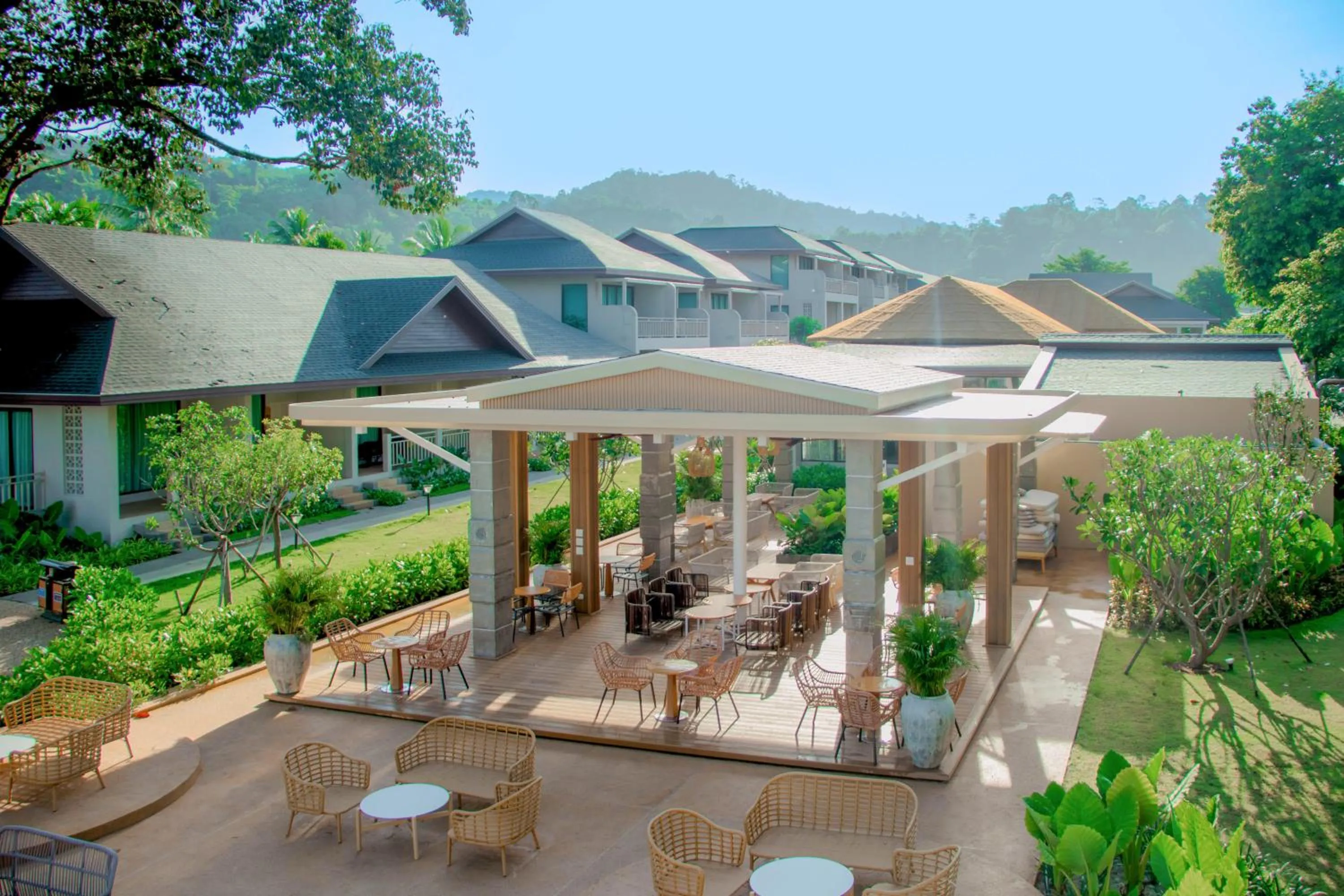 Restaurant/places to eat in Khaolak Emerald Beach Resort and Spa