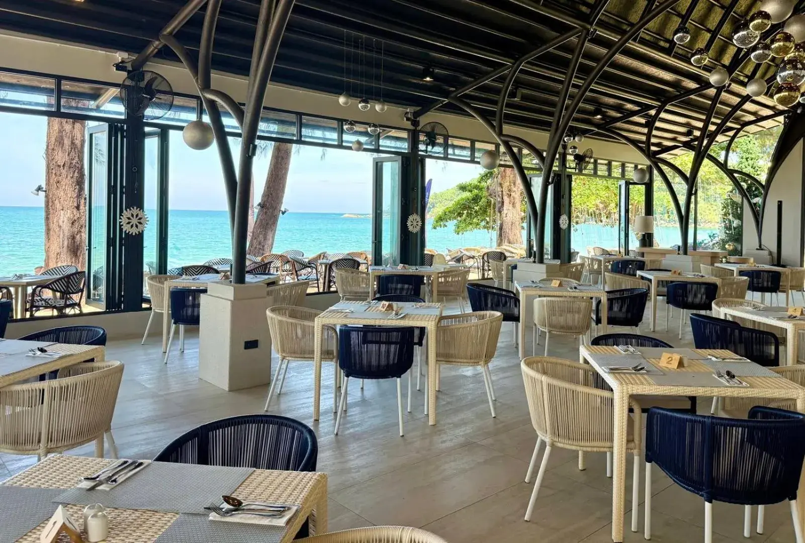 Restaurant/places to eat in Khaolak Emerald Beach Resort and Spa Restaurant/places to eat in Khaolak Emerald Beach Resort and Spa