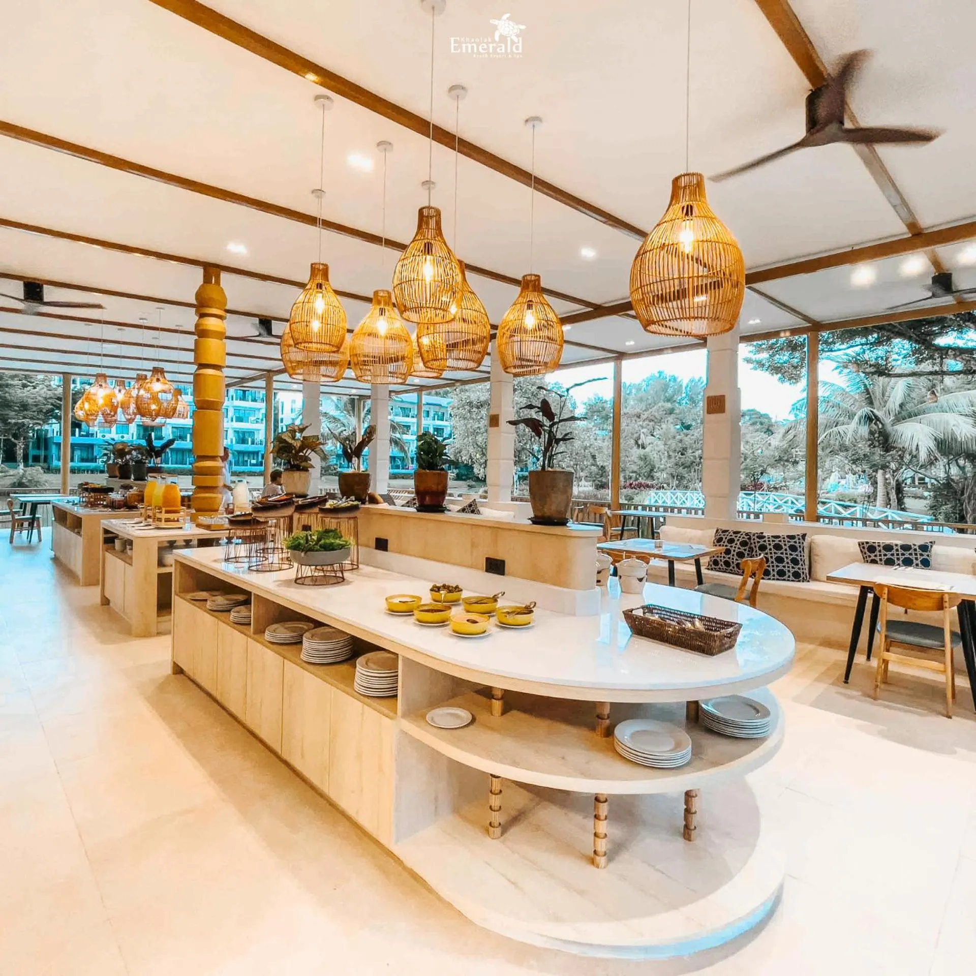 Restaurant/places to eat in Khaolak Emerald Beach Resort and Spa