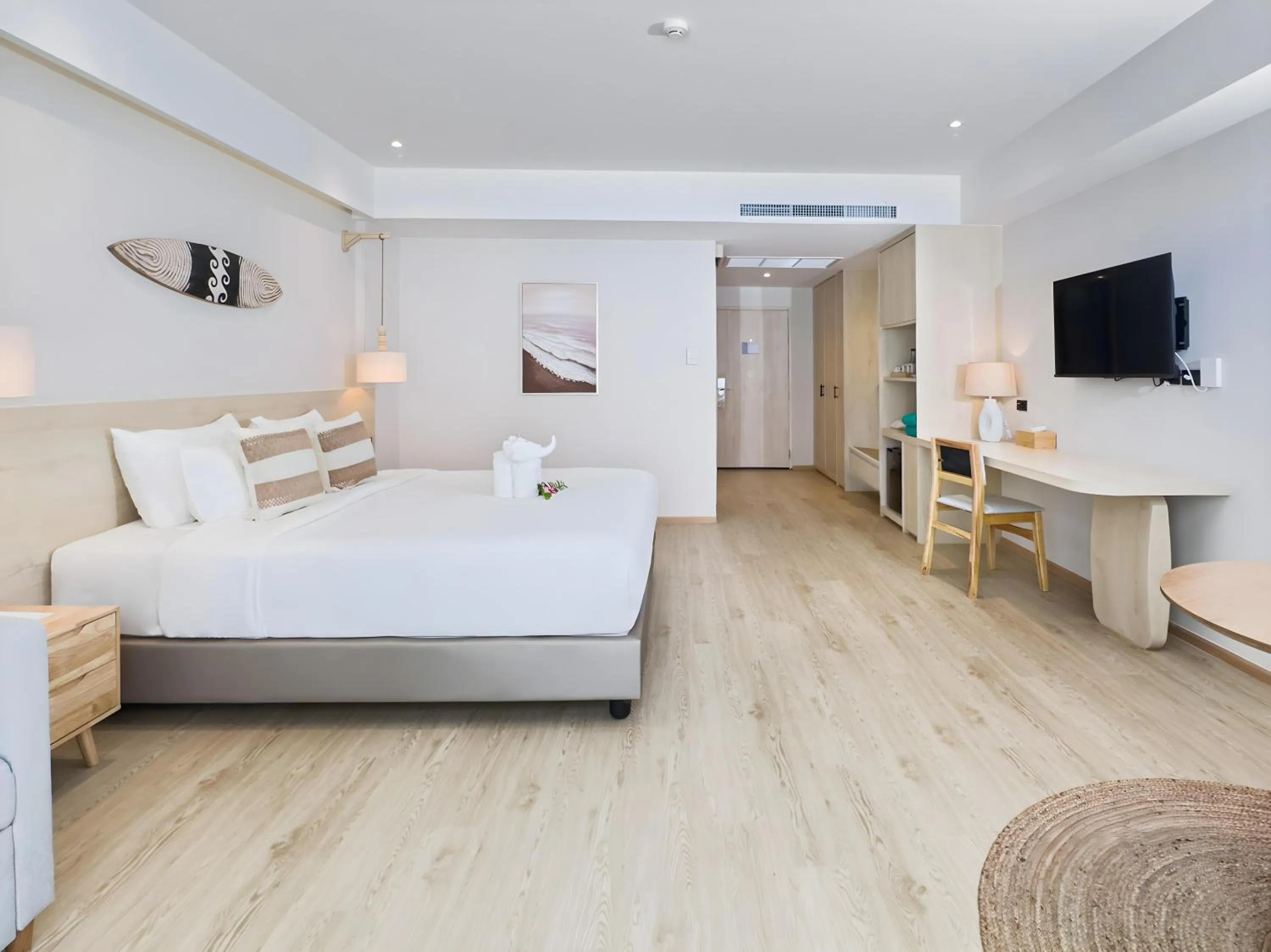 Bed in Khaolak Emerald Beach Resort and Spa