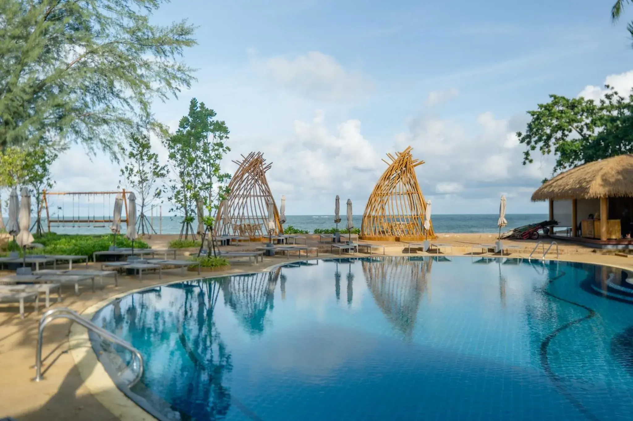 Swimming pool in Khaolak Emerald Beach Resort and Spa Swimming pool in Khaolak Emerald Beach Resort and Spa