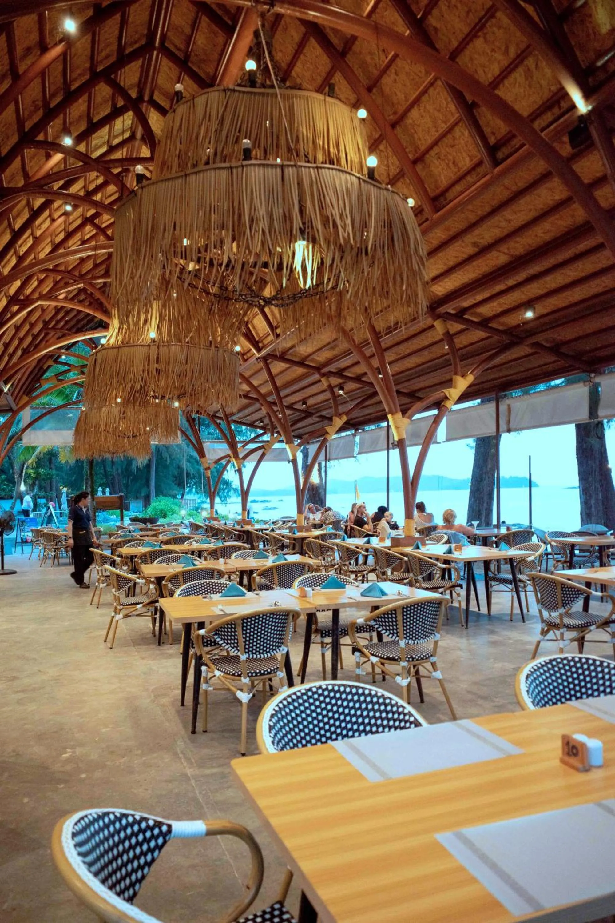 Restaurant/places to eat in Khaolak Emerald Beach Resort and Spa