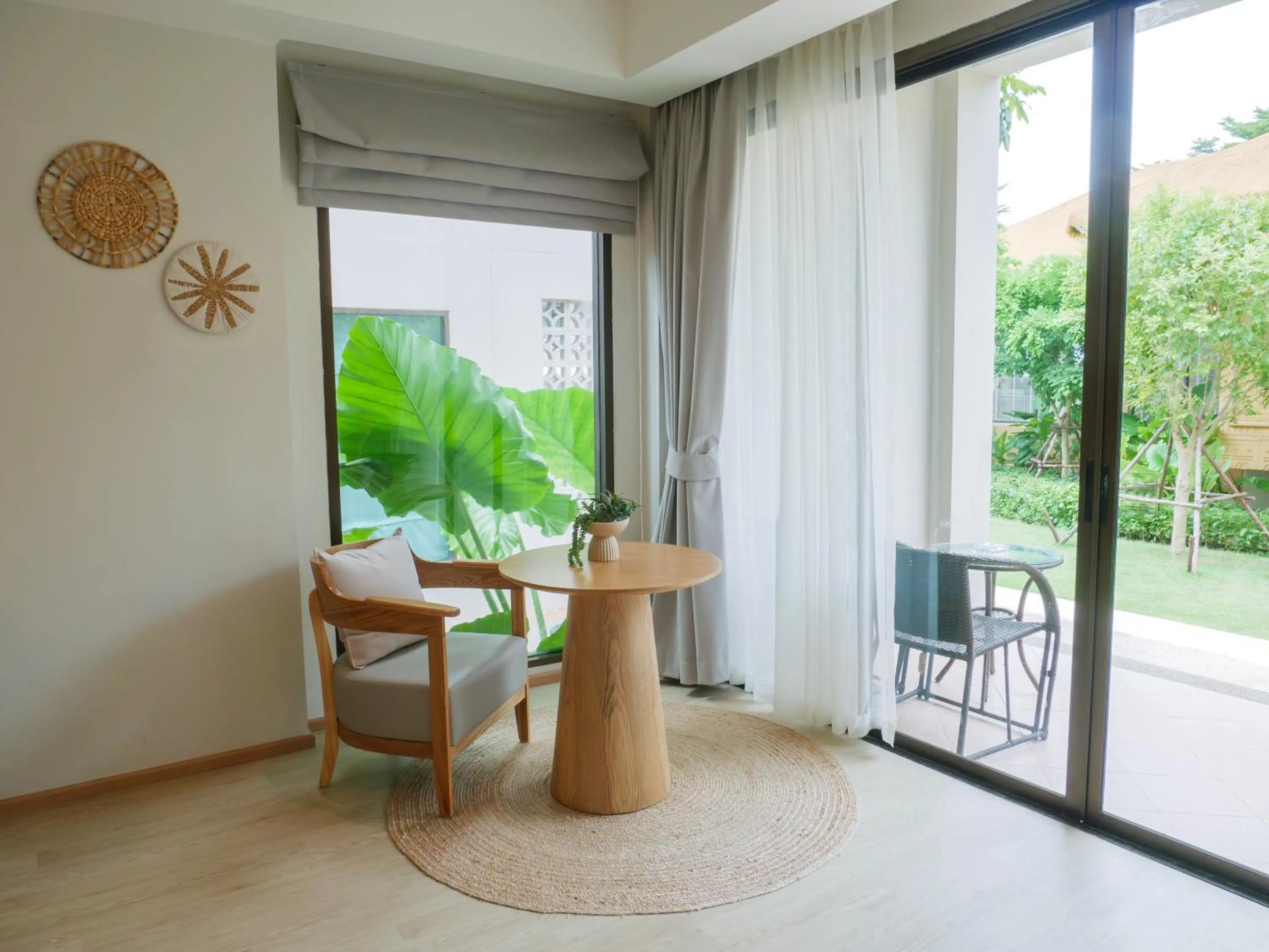 Garden in Khaolak Emerald Beach Resort and Spa