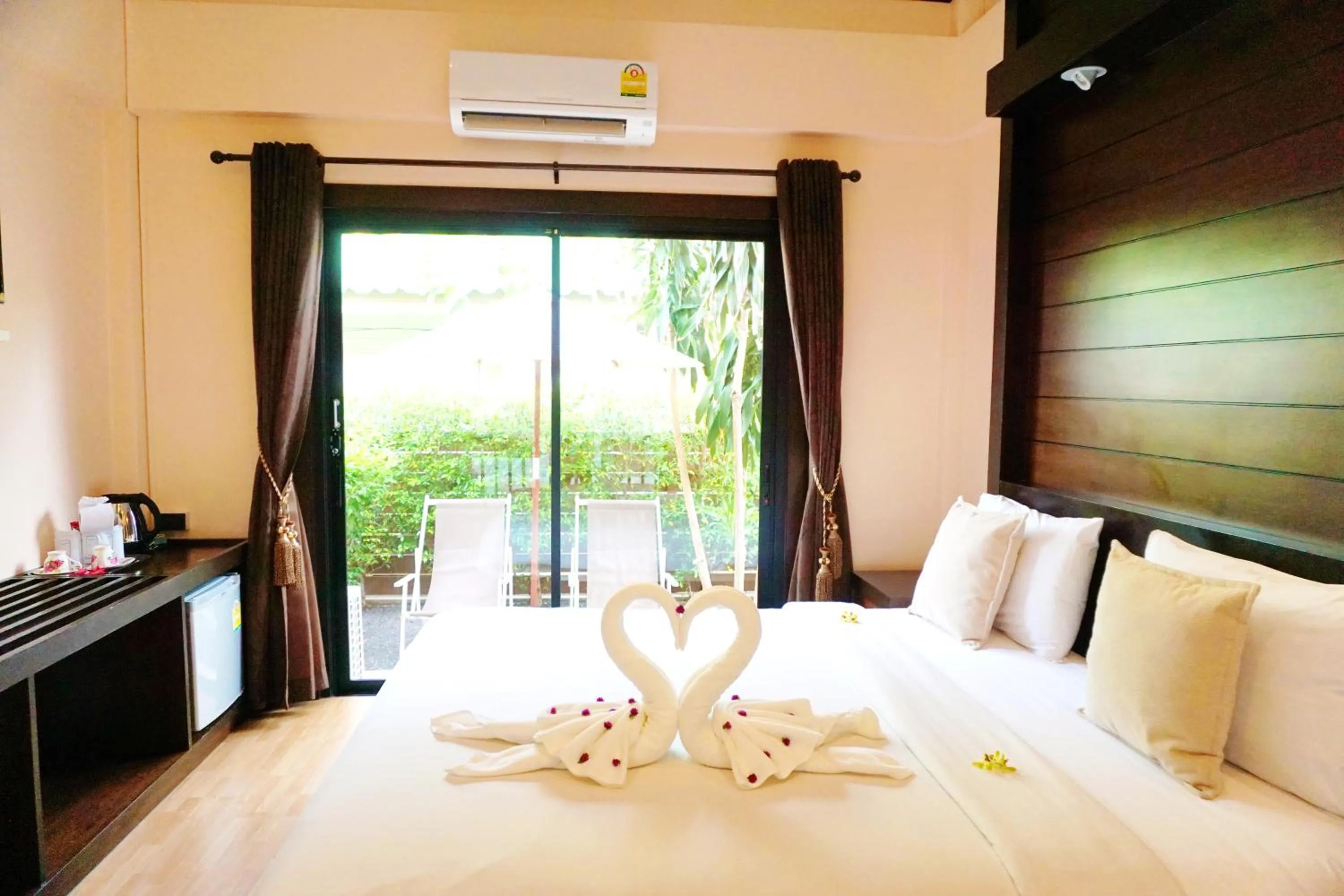 Bedroom, Bed in Lamai Inn 99 Bungalows