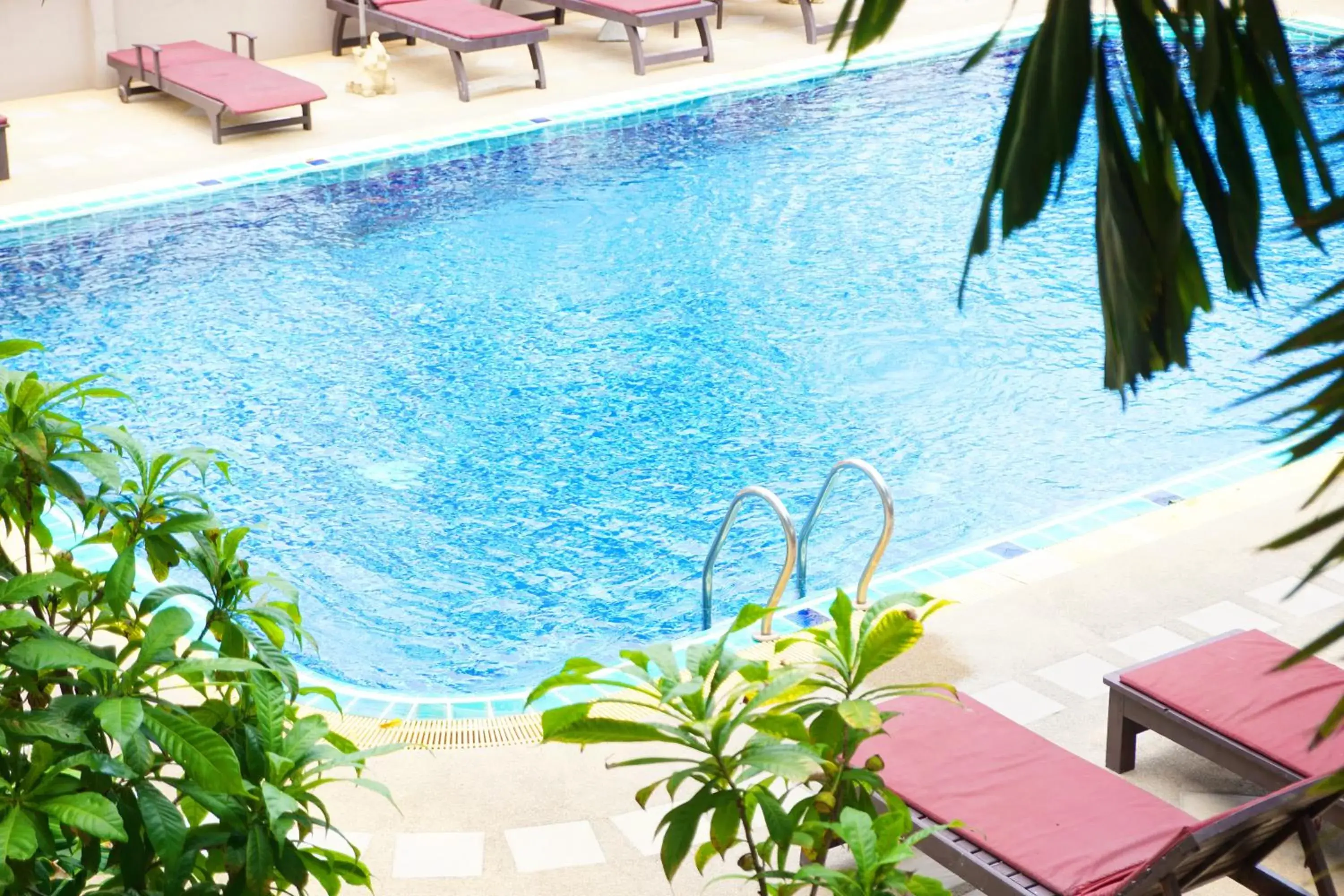 Swimming pool in Lamai Inn 99 Bungalows Swimming pool in Lamai Inn 99 Bungalows