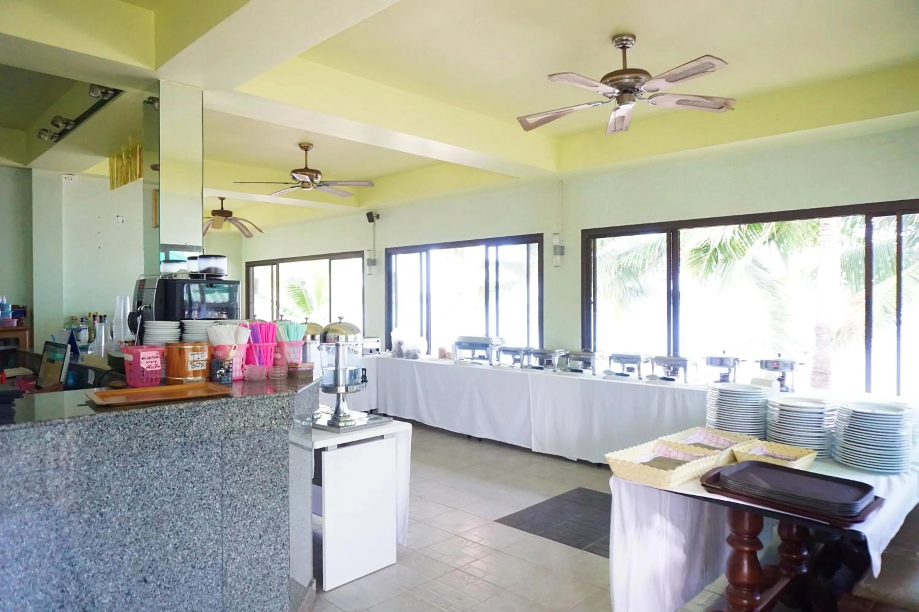 Restaurant/places to eat in Lamai Inn 99 Bungalows