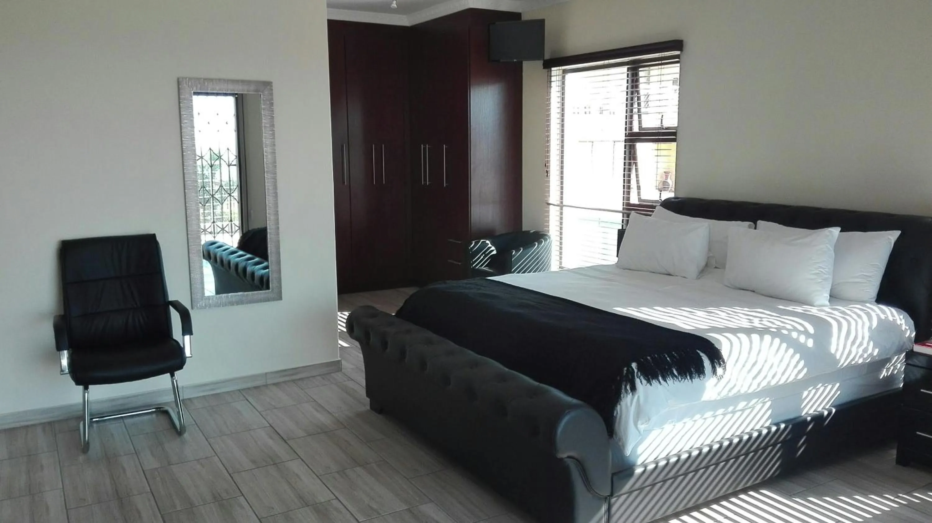 Photo of the whole room, Bed in Estoby Executive guest house