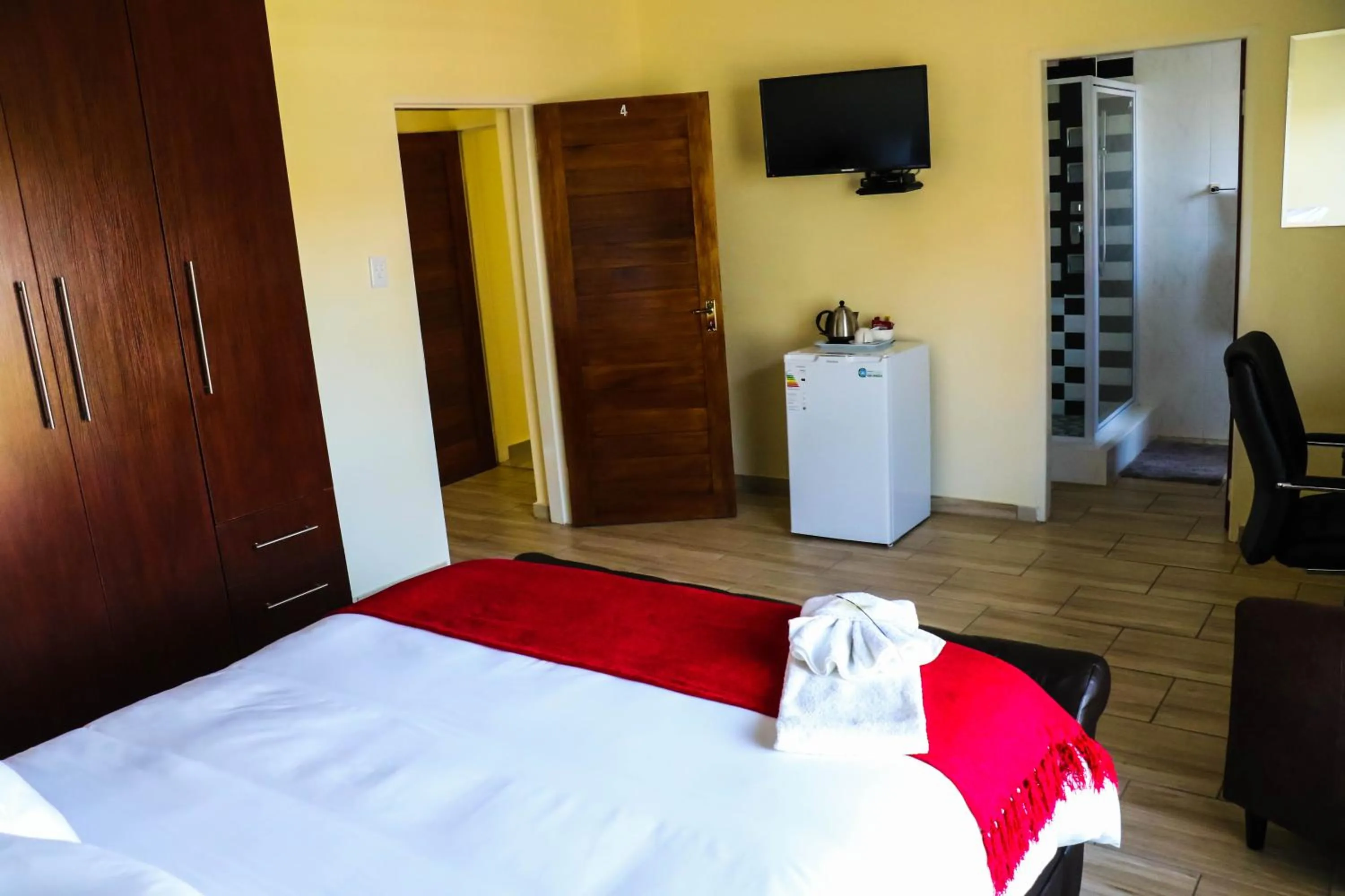 Photo of the whole room, Bed in Estoby Executive guest house