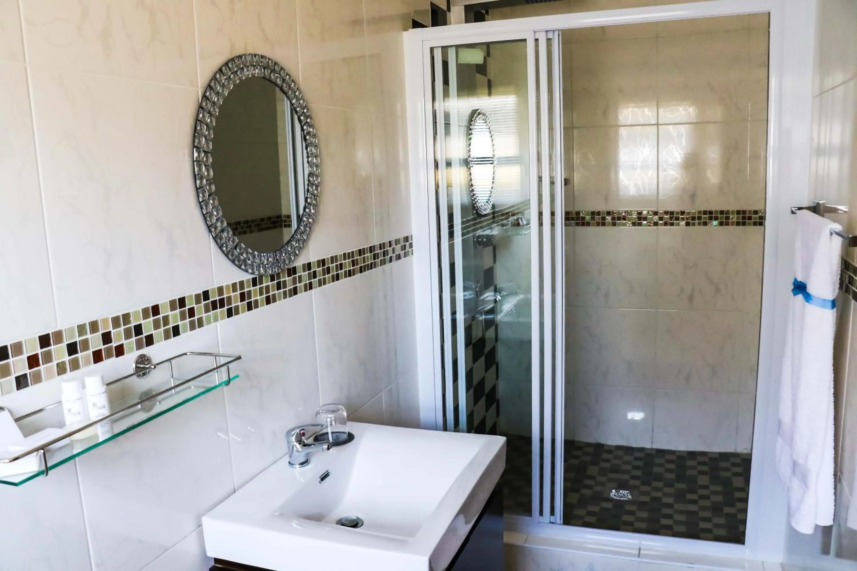 Bathroom in Estoby Executive guest house