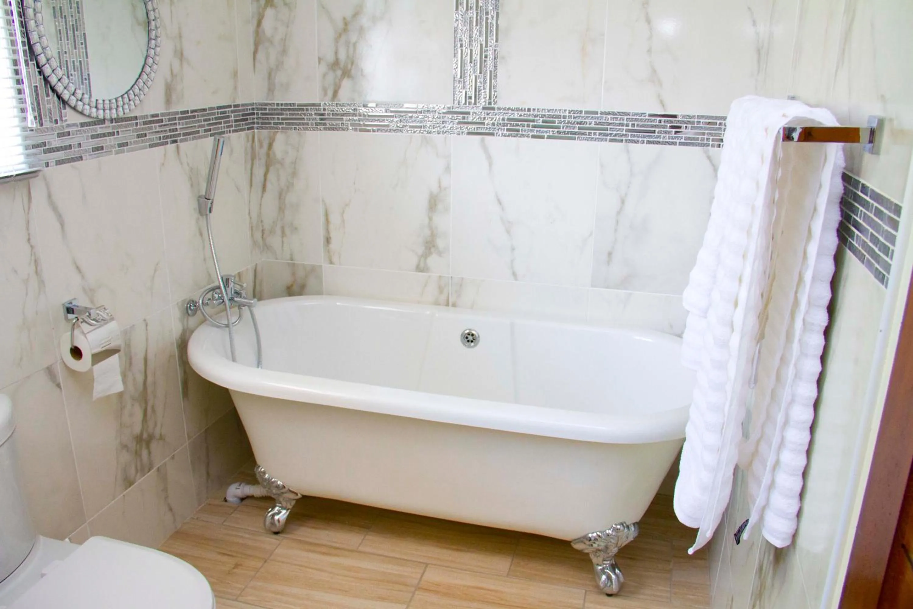 Bath in Estoby Executive guest house