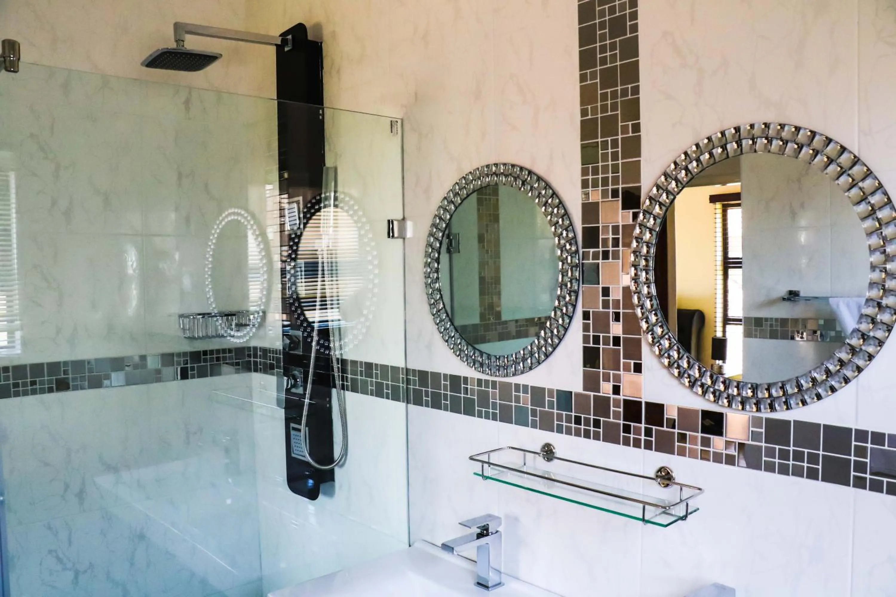 Bathroom in Estoby Executive guest house